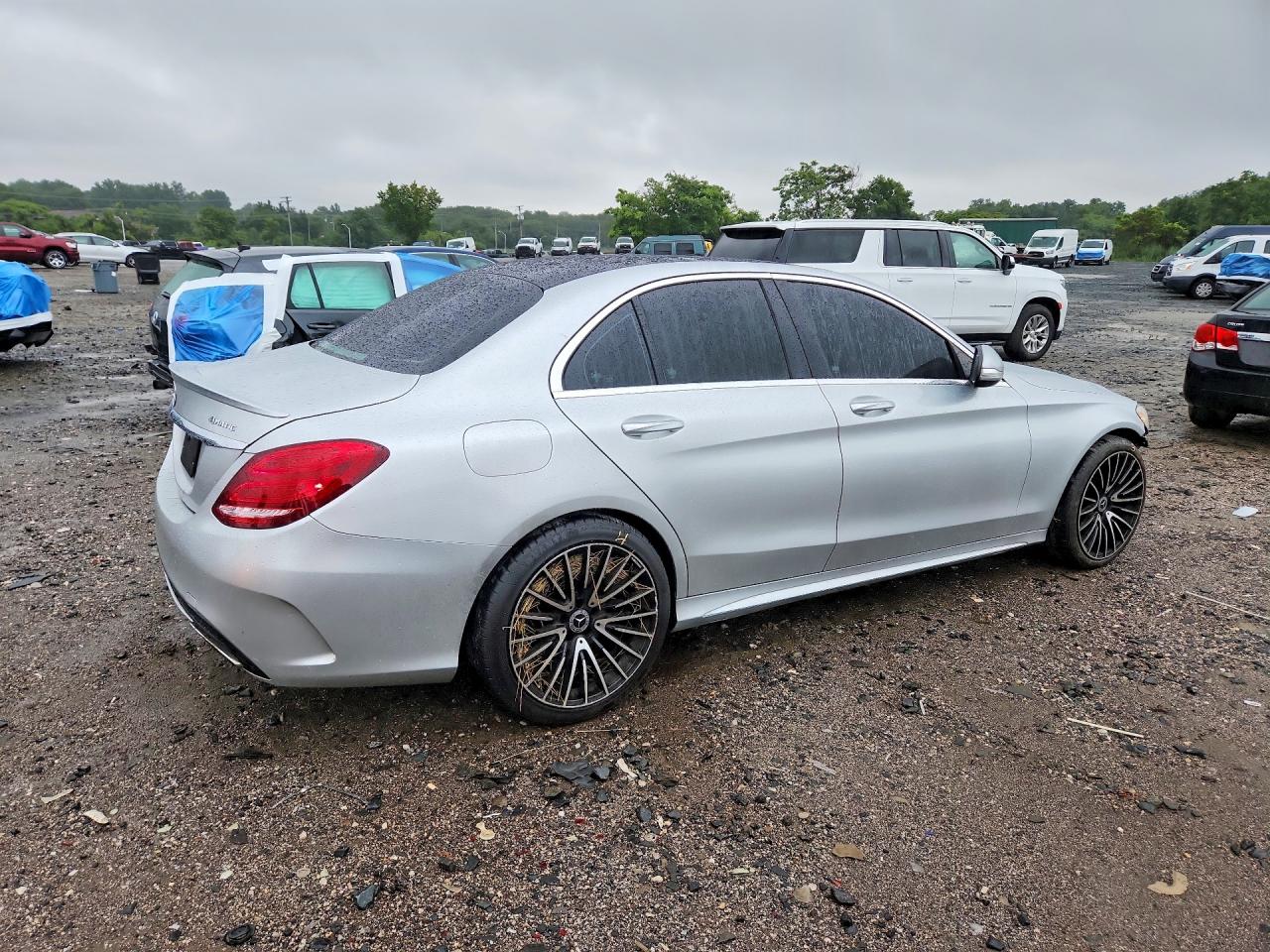 2015 Mercedes-benz C 300 4matic Silver vin: 55SWF4KB9FU060530