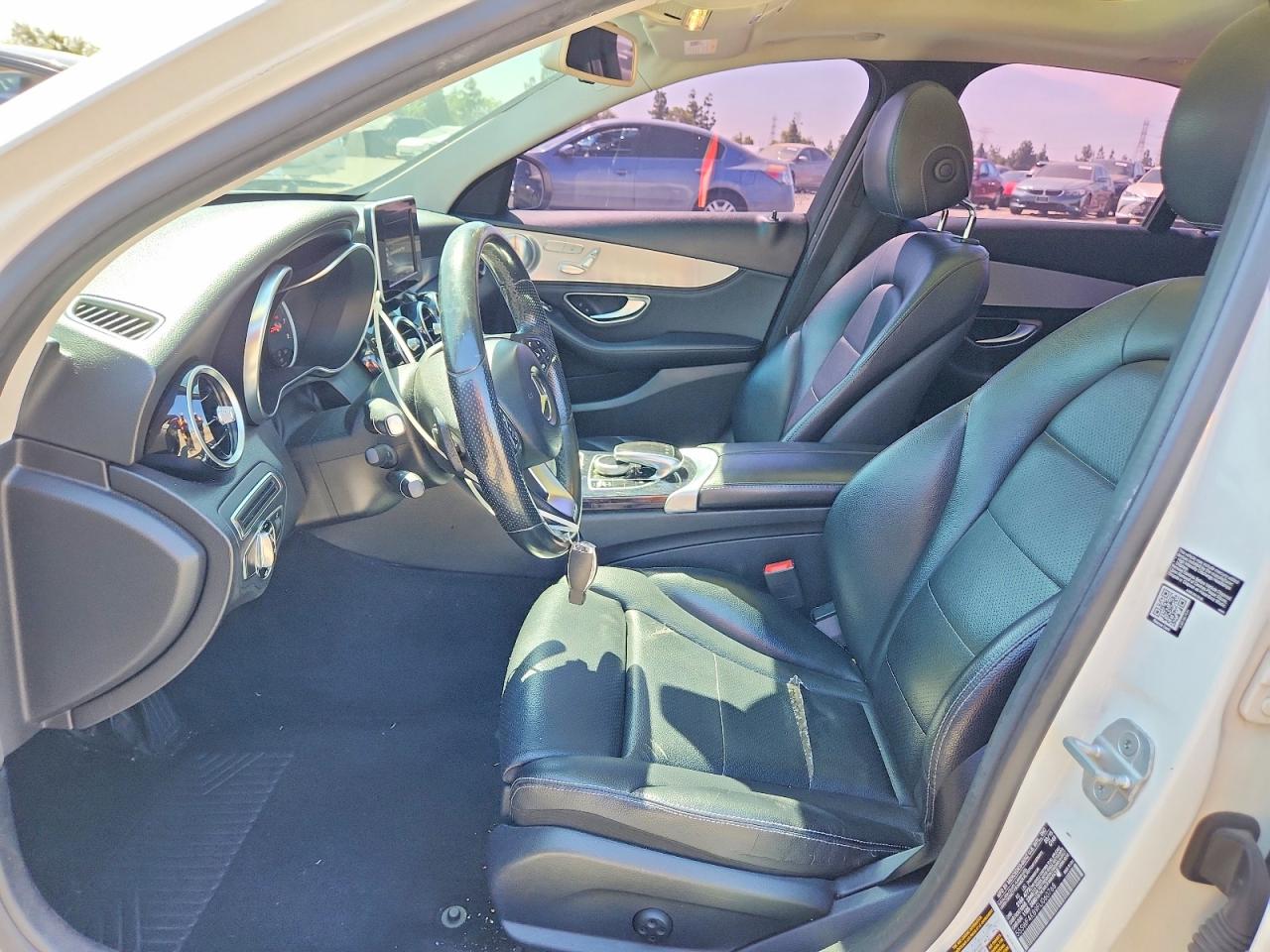 2015 Mercedes-benz C 300 4matic White vin: 55SWF4KB9FU060768