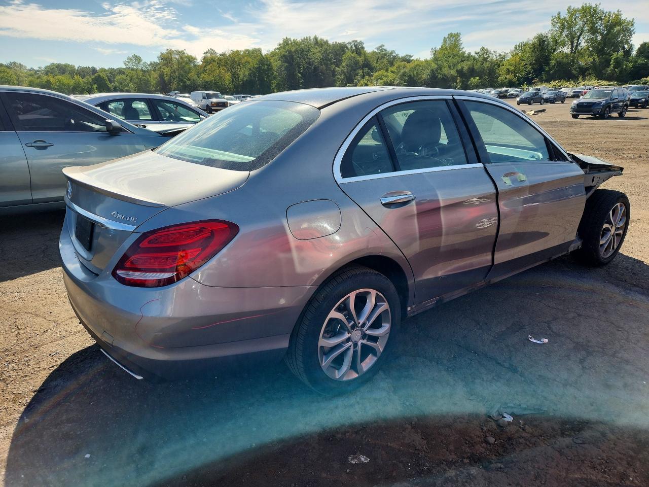 2015 Mercedes-benz C 300 4matic Silver vin: 55SWF4KB9FU070832