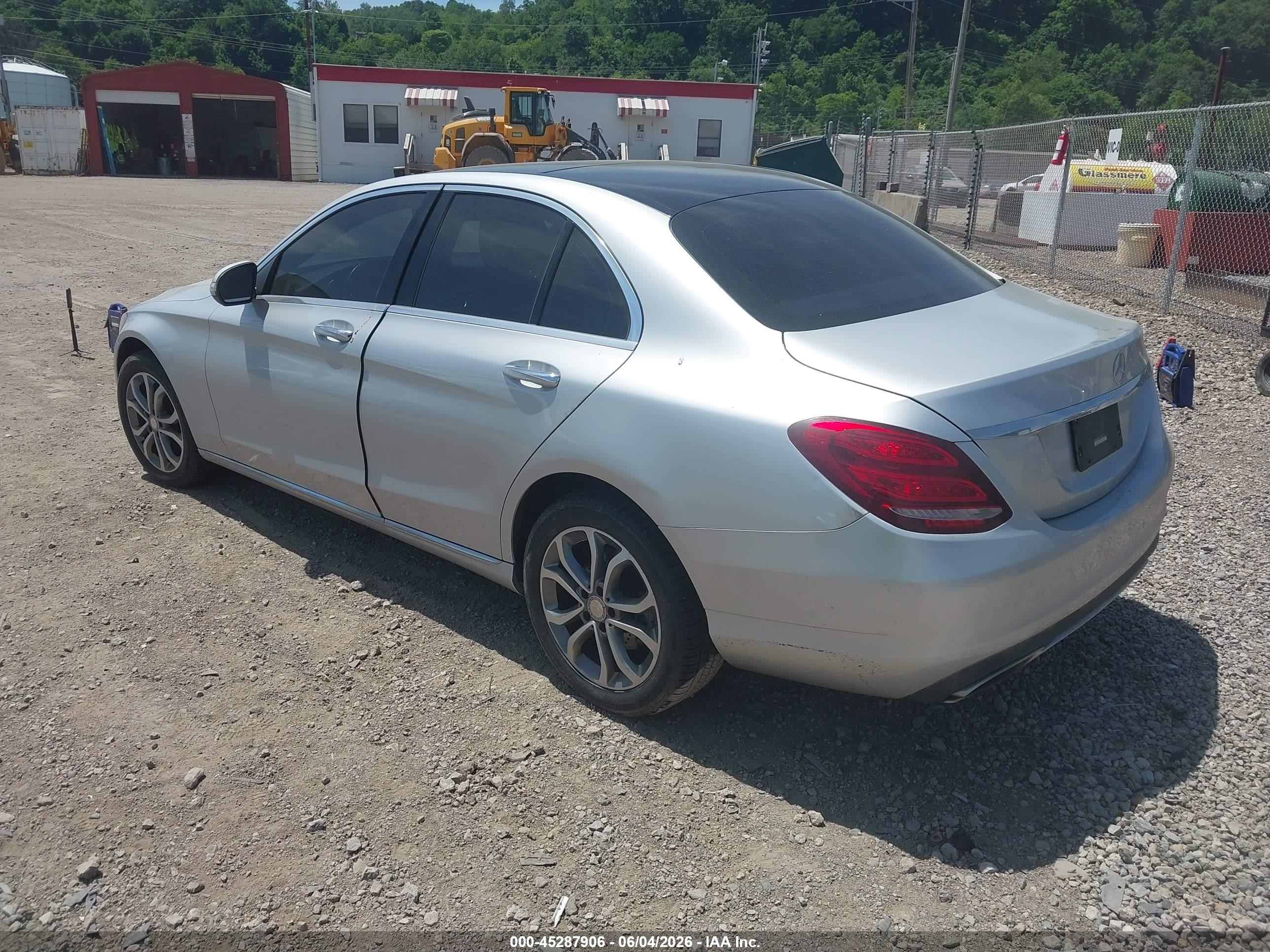 2015 Mercedes-benz C 300 4matic Silver vin: 55SWF4KB9FU072659