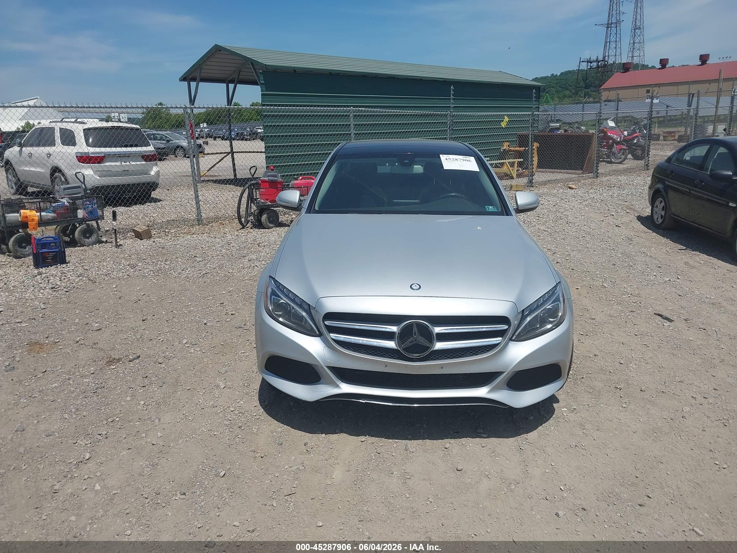 2015 Mercedes-benz C 300 4matic Silver vin: 55SWF4KB9FU072659