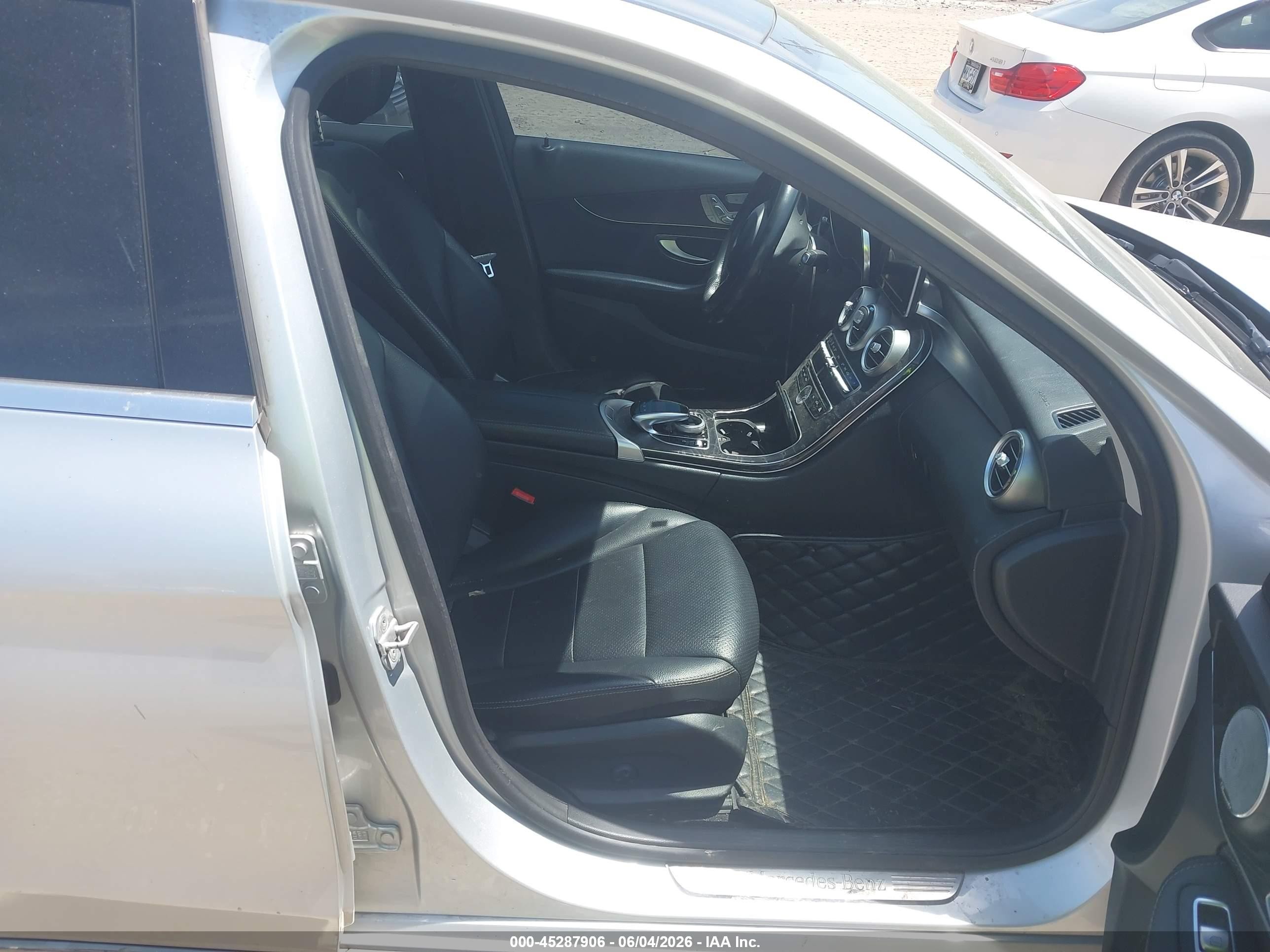 2015 Mercedes-benz C 300 4matic Silver vin: 55SWF4KB9FU072659