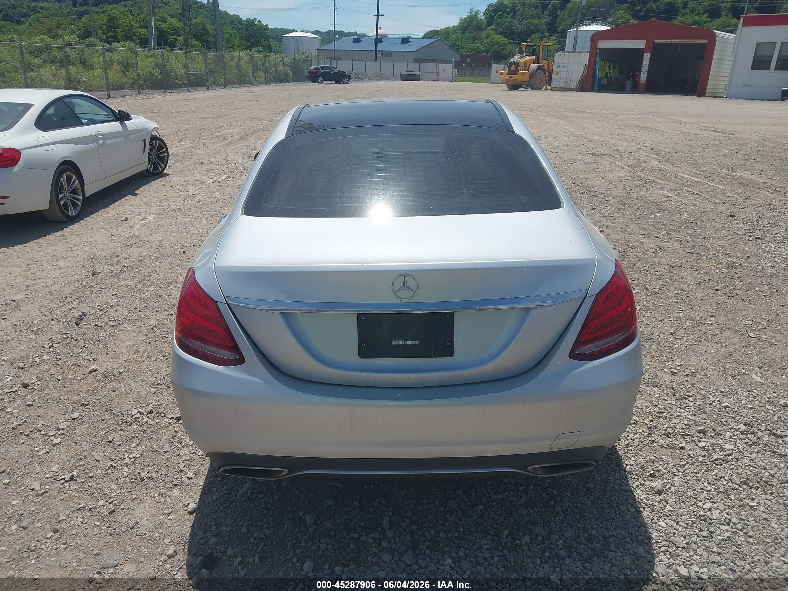 2015 Mercedes-benz C 300 4matic Silver vin: 55SWF4KB9FU072659