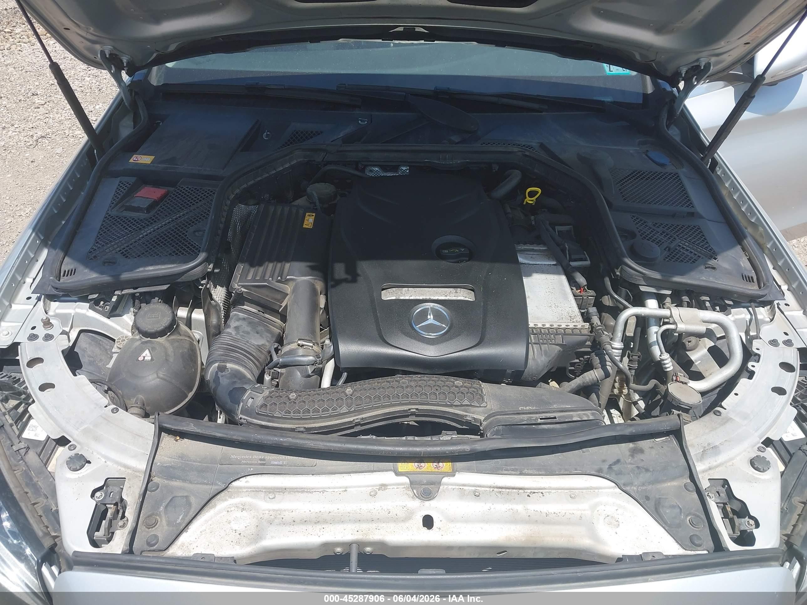 2015 Mercedes-benz C 300 4matic Silver vin: 55SWF4KB9FU072659