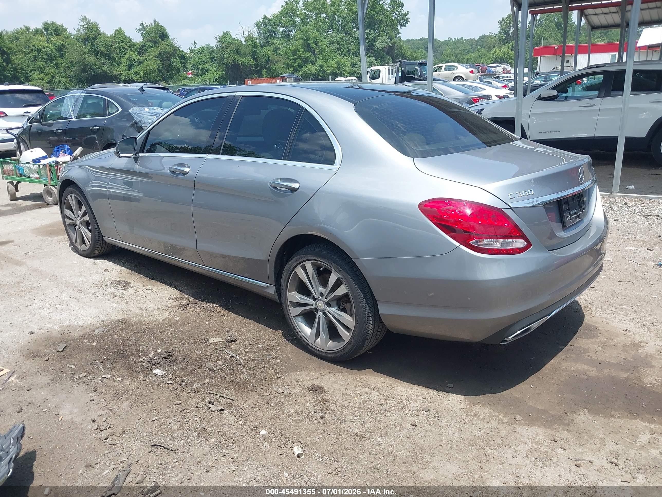 2015 Mercedes-benz C 300 4matic Silver vin: 55SWF4KB9FU075240