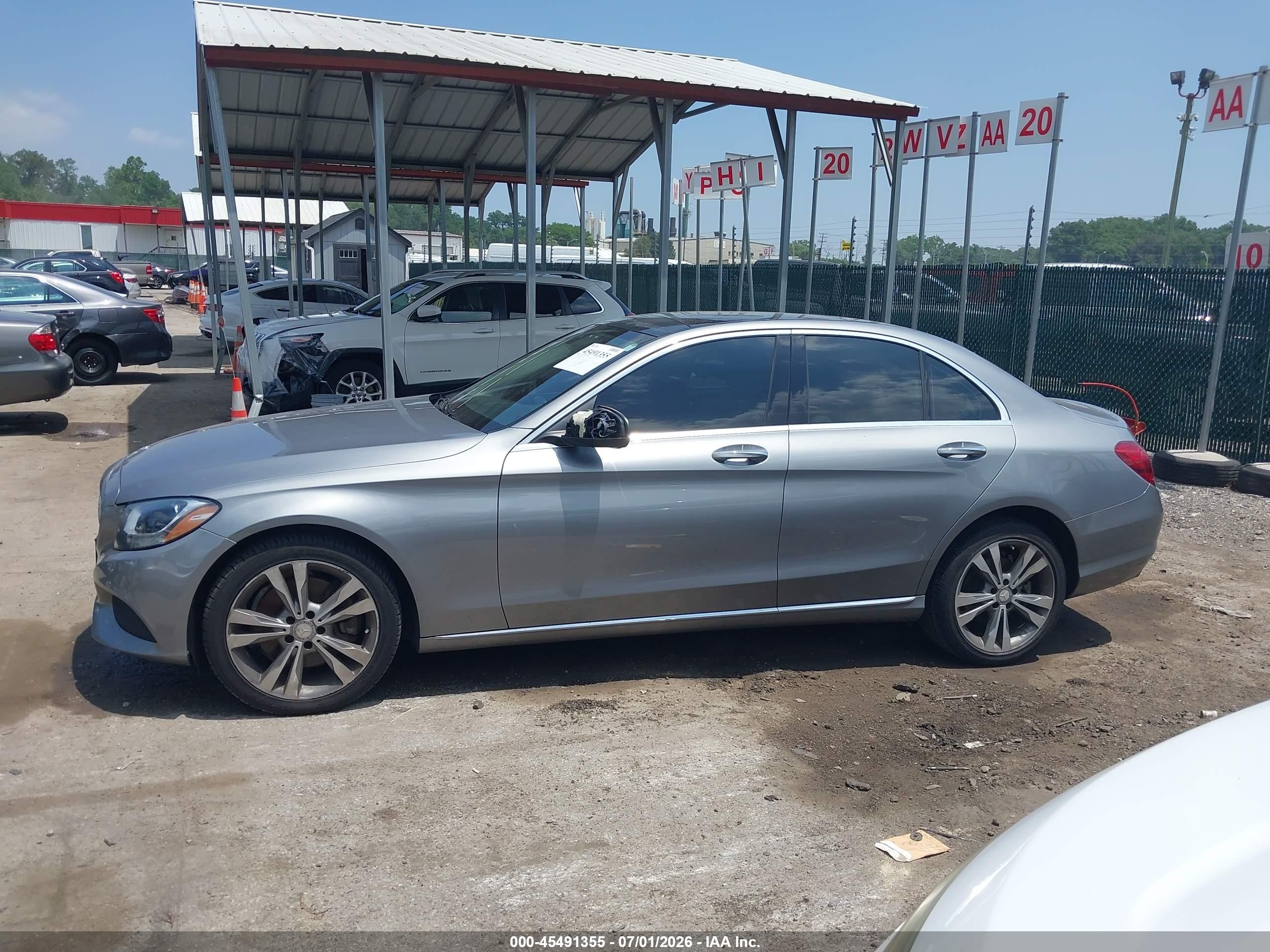 2015 Mercedes-benz C 300 4matic Silver vin: 55SWF4KB9FU075240
