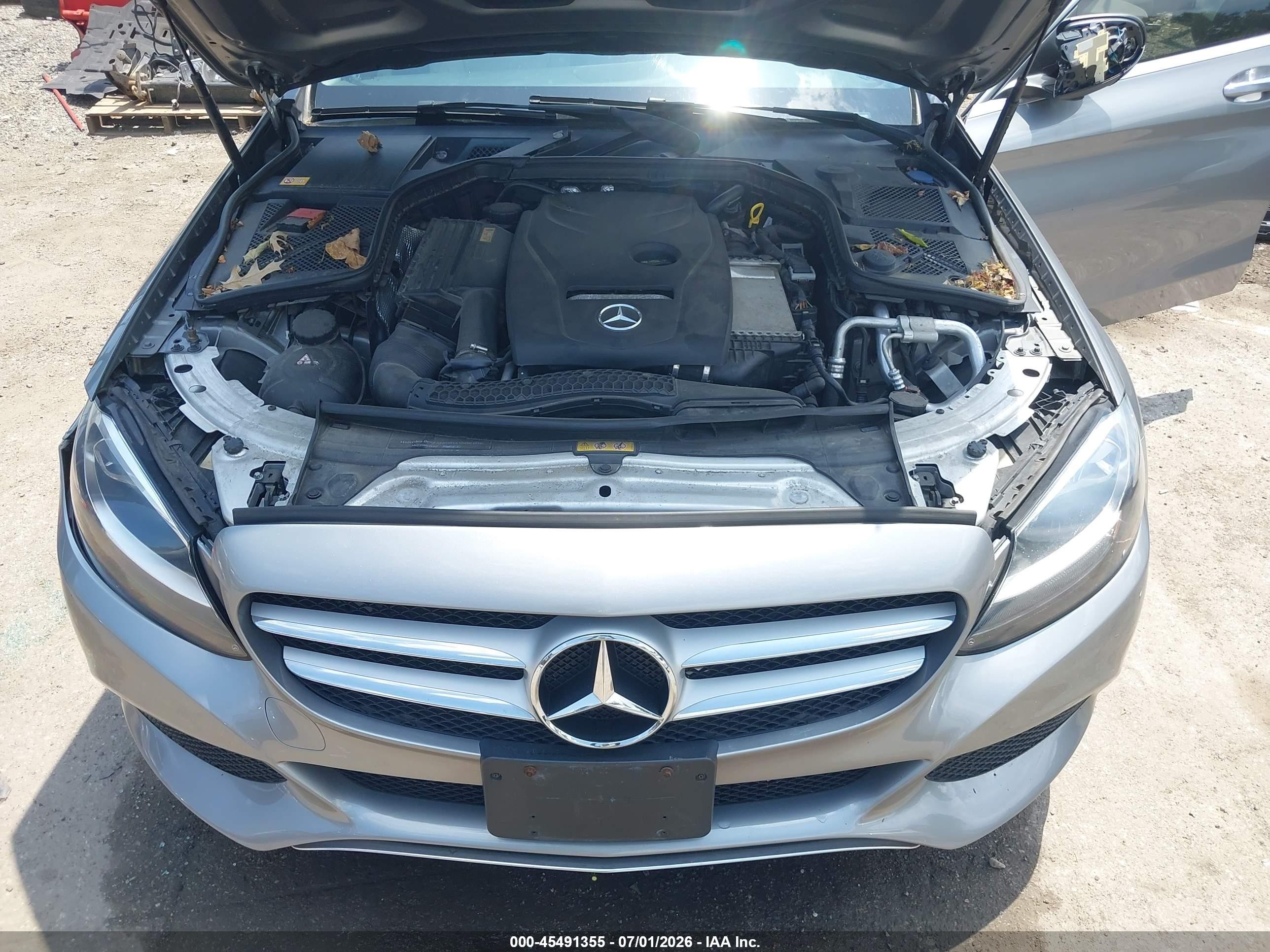 2015 Mercedes-benz C 300 4matic Silver vin: 55SWF4KB9FU075240