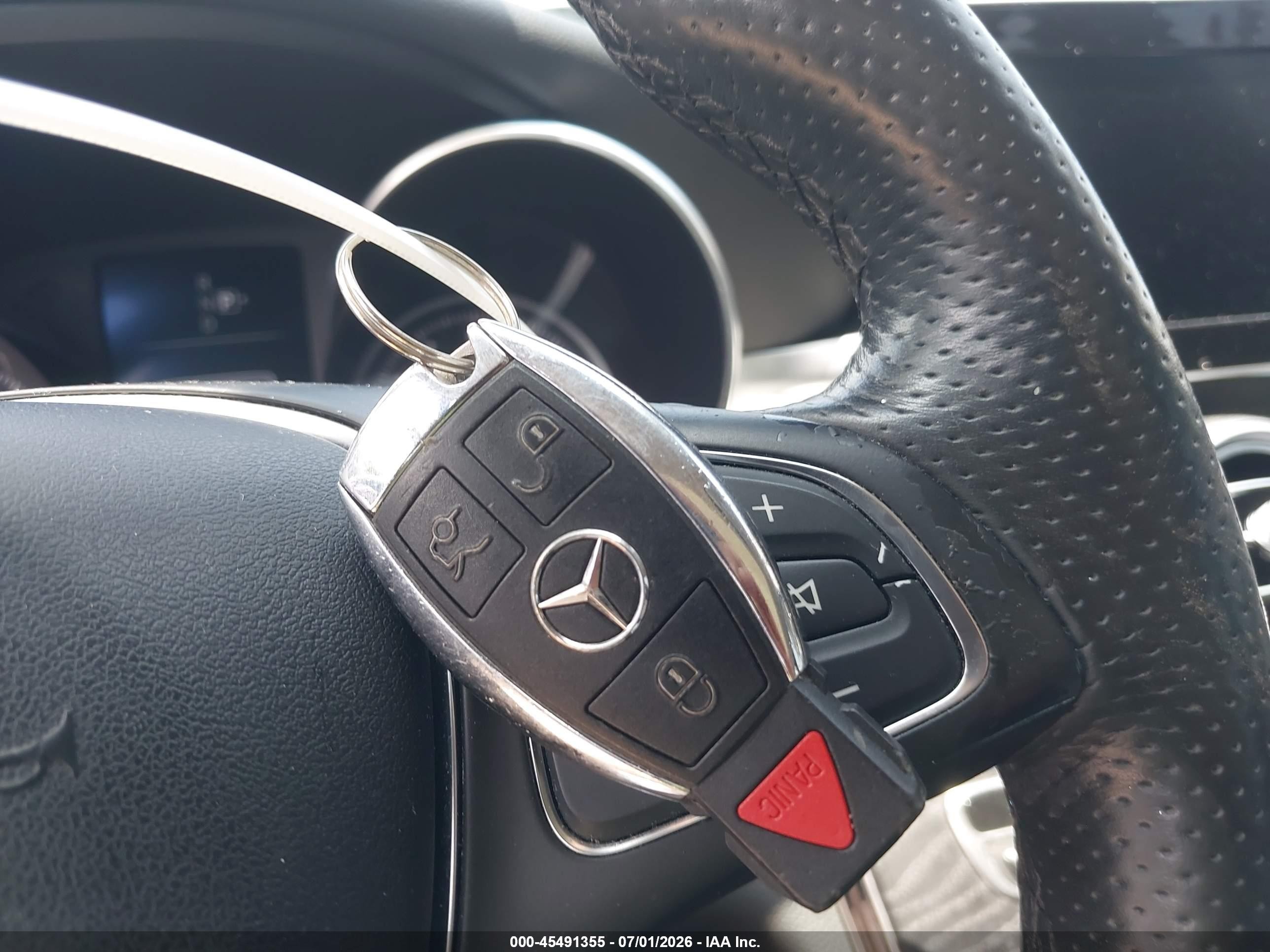 2015 Mercedes-benz C 300 4matic Silver vin: 55SWF4KB9FU075240