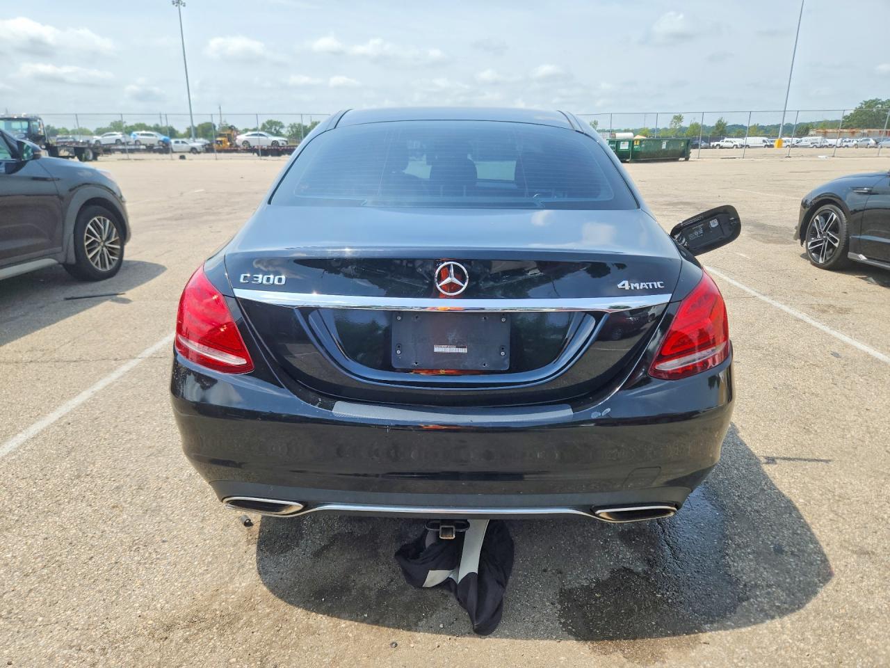 2015 Mercedes-benz C 300 4matic Black vin: 55SWF4KB9FU093608