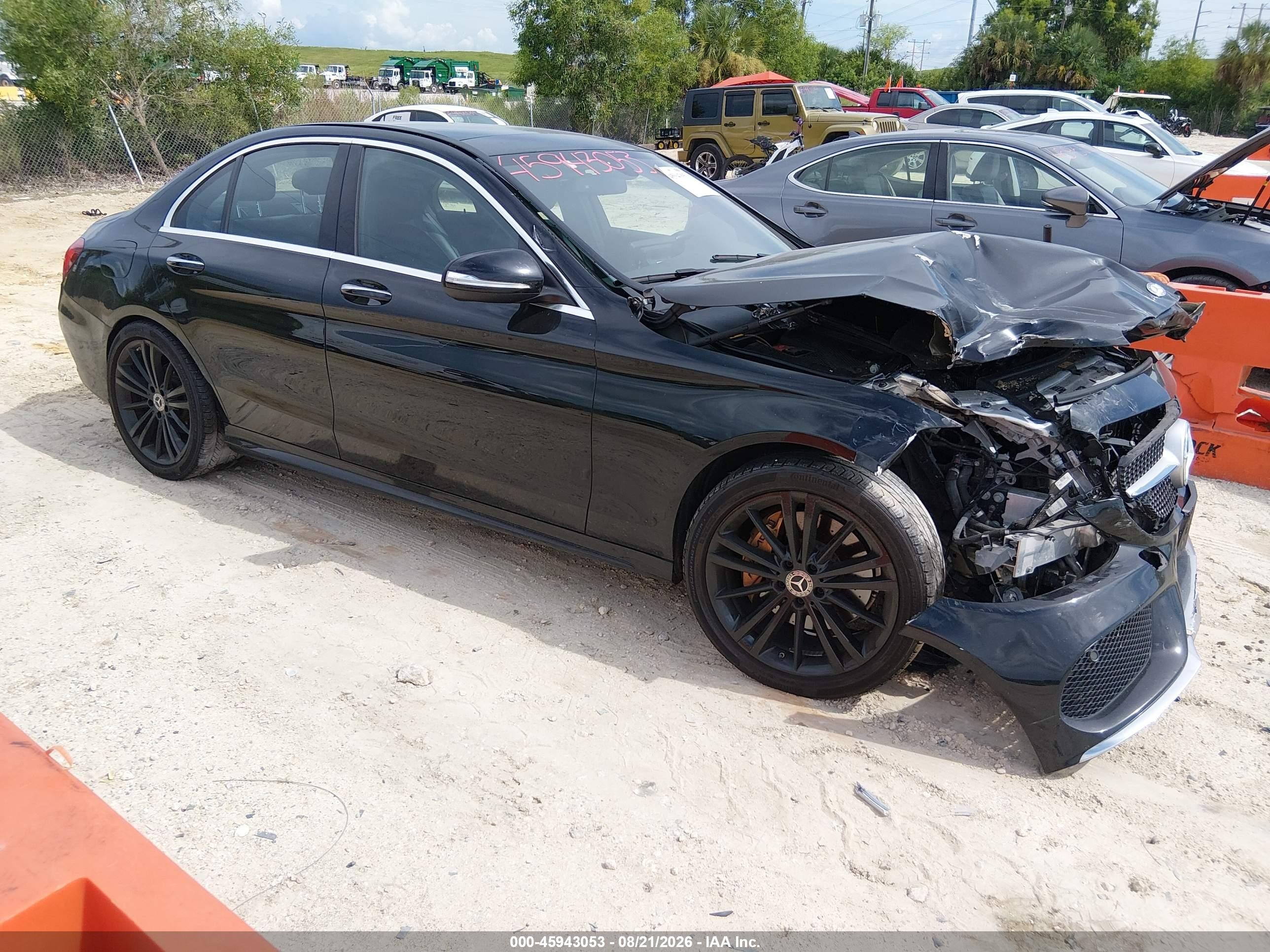 2015 Mercedes-benz C 300 Sport 4matic Черный vin: 55SWF4KBXFU004029