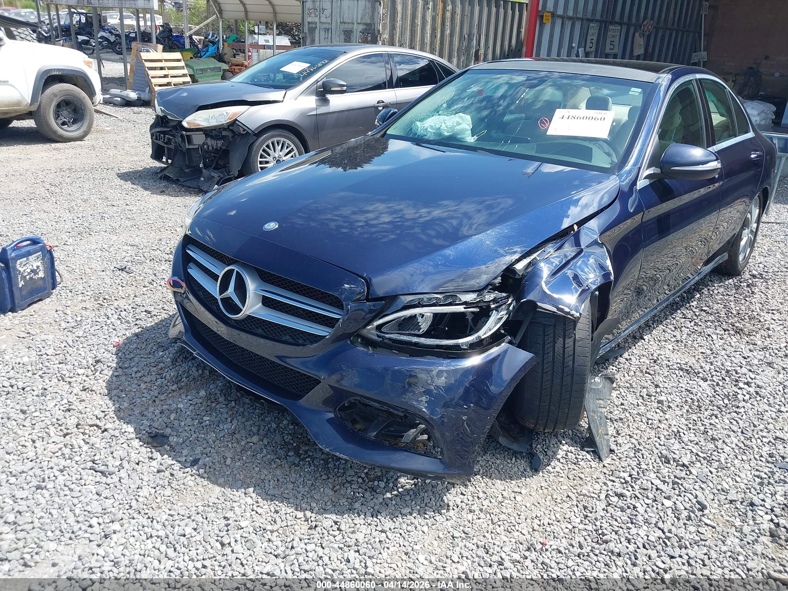 2015 Mercedes-benz C 300 4matic Blue vin: 55SWF4KBXFU012115