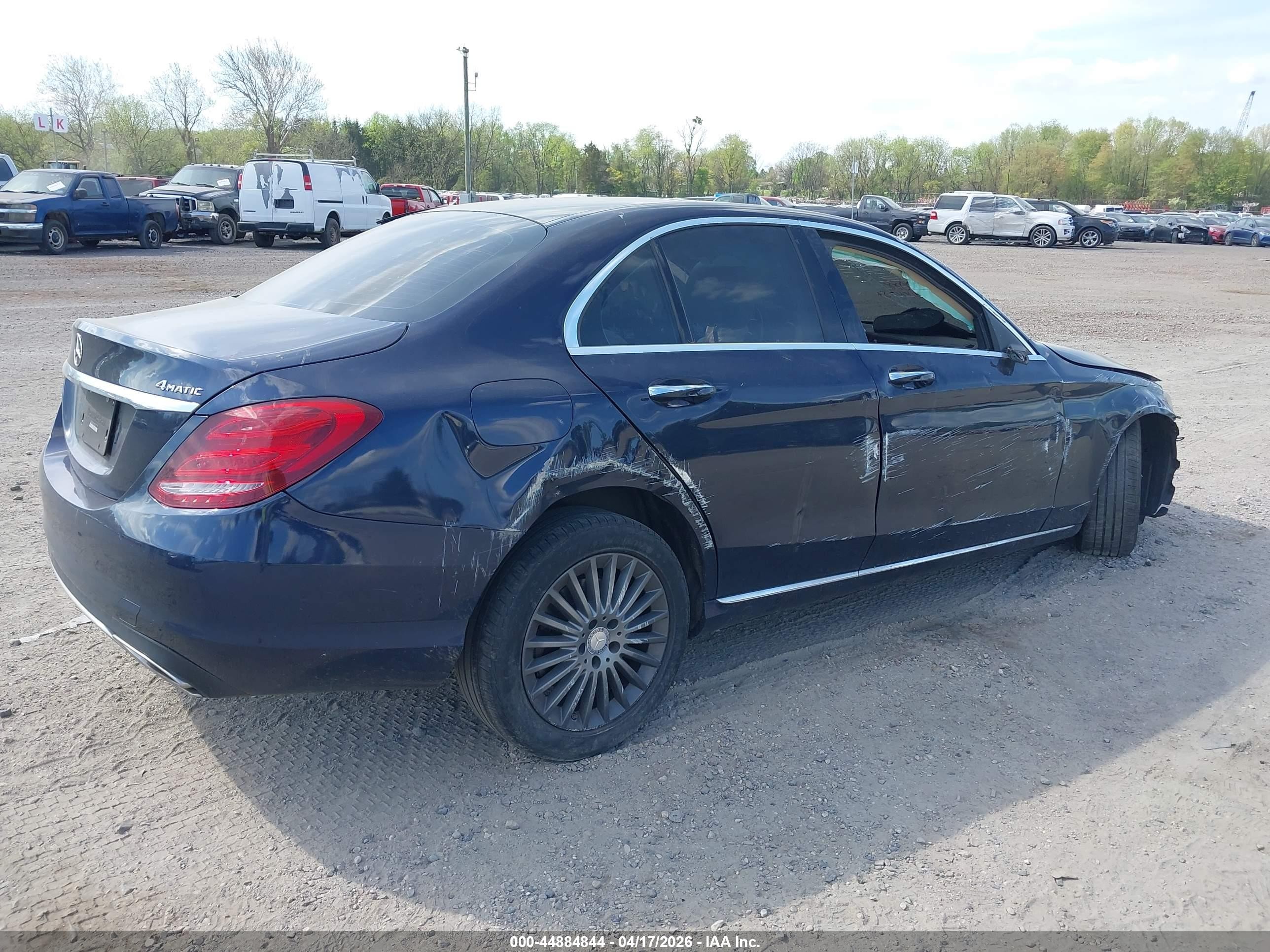 2015 Mercedes-benz C 300 Luxury 4matic Blue vin: 55SWF4KBXFU013328