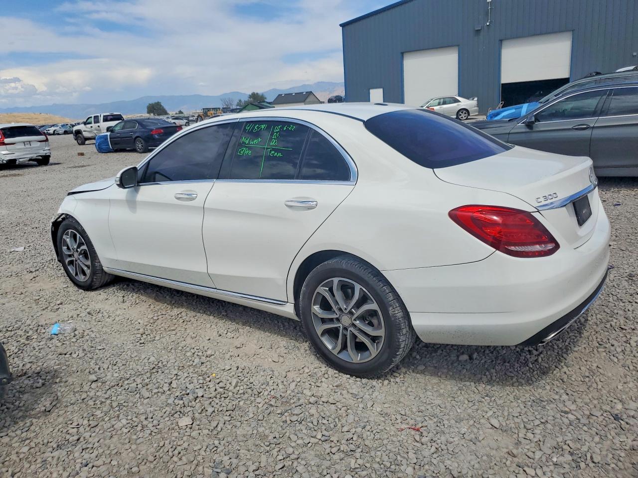 2015 Mercedes-benz C 300 4matic White vin: 55SWF4KBXFU022420