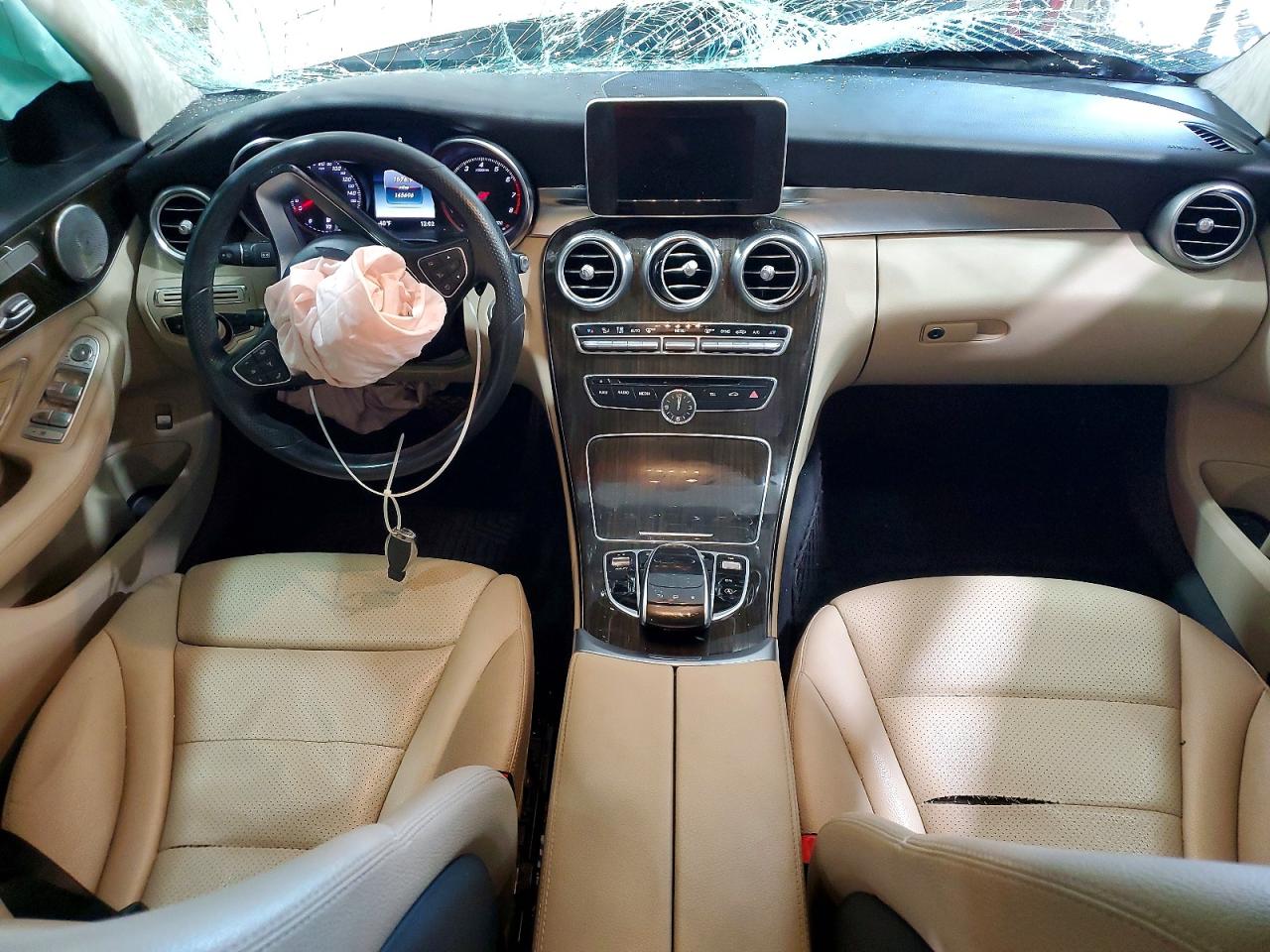 2015 Mercedes-benz C 300 4matic White vin: 55SWF4KBXFU026449