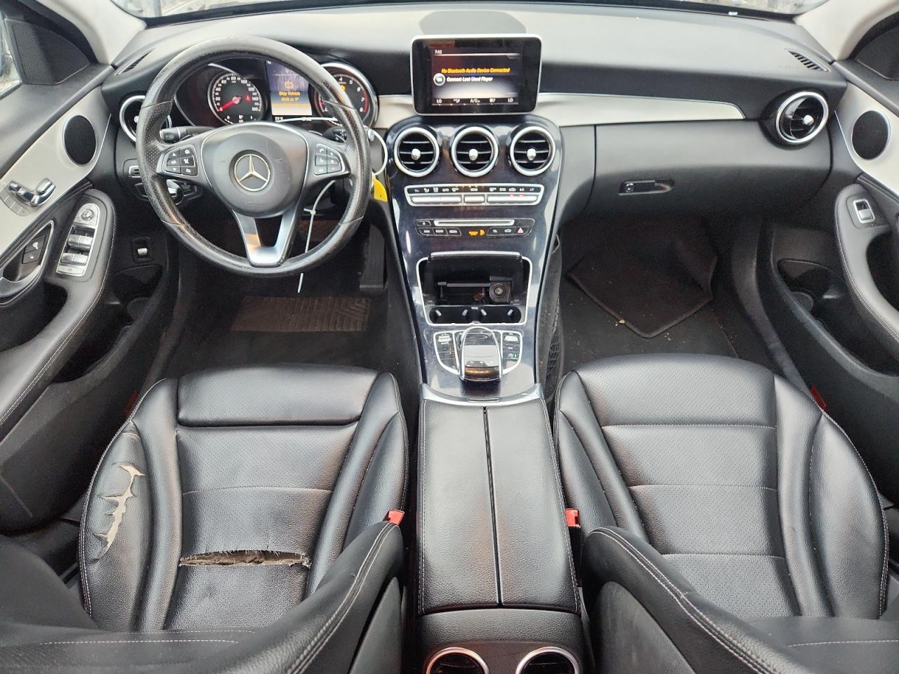 2015 Mercedes-benz C 300 4matic Белый vin: 55SWF4KBXFU028895