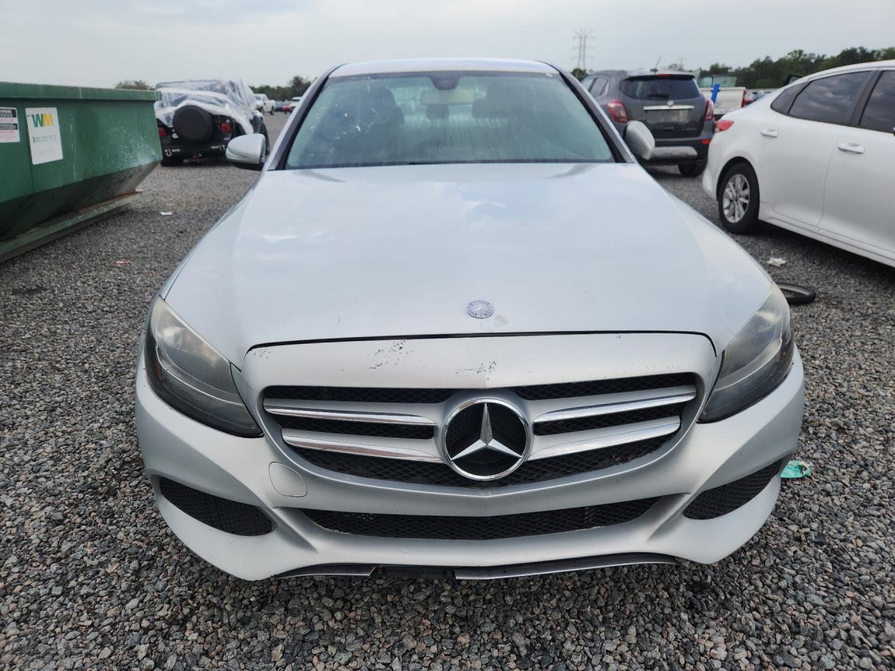 2015 Mercedes-benz C 300 4matic Белый vin: 55SWF4KBXFU028895