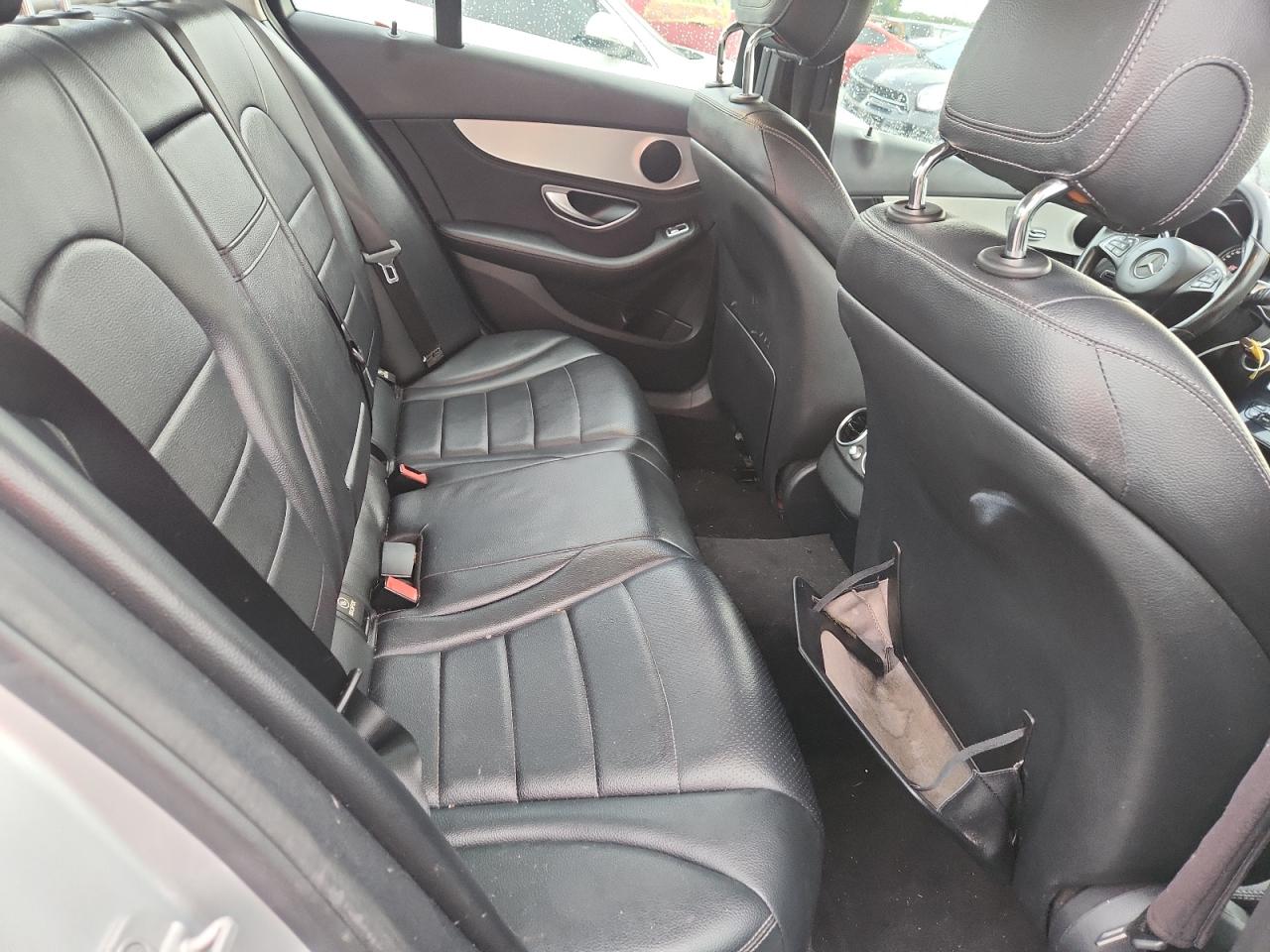2015 Mercedes-benz C 300 4matic Белый vin: 55SWF4KBXFU028895