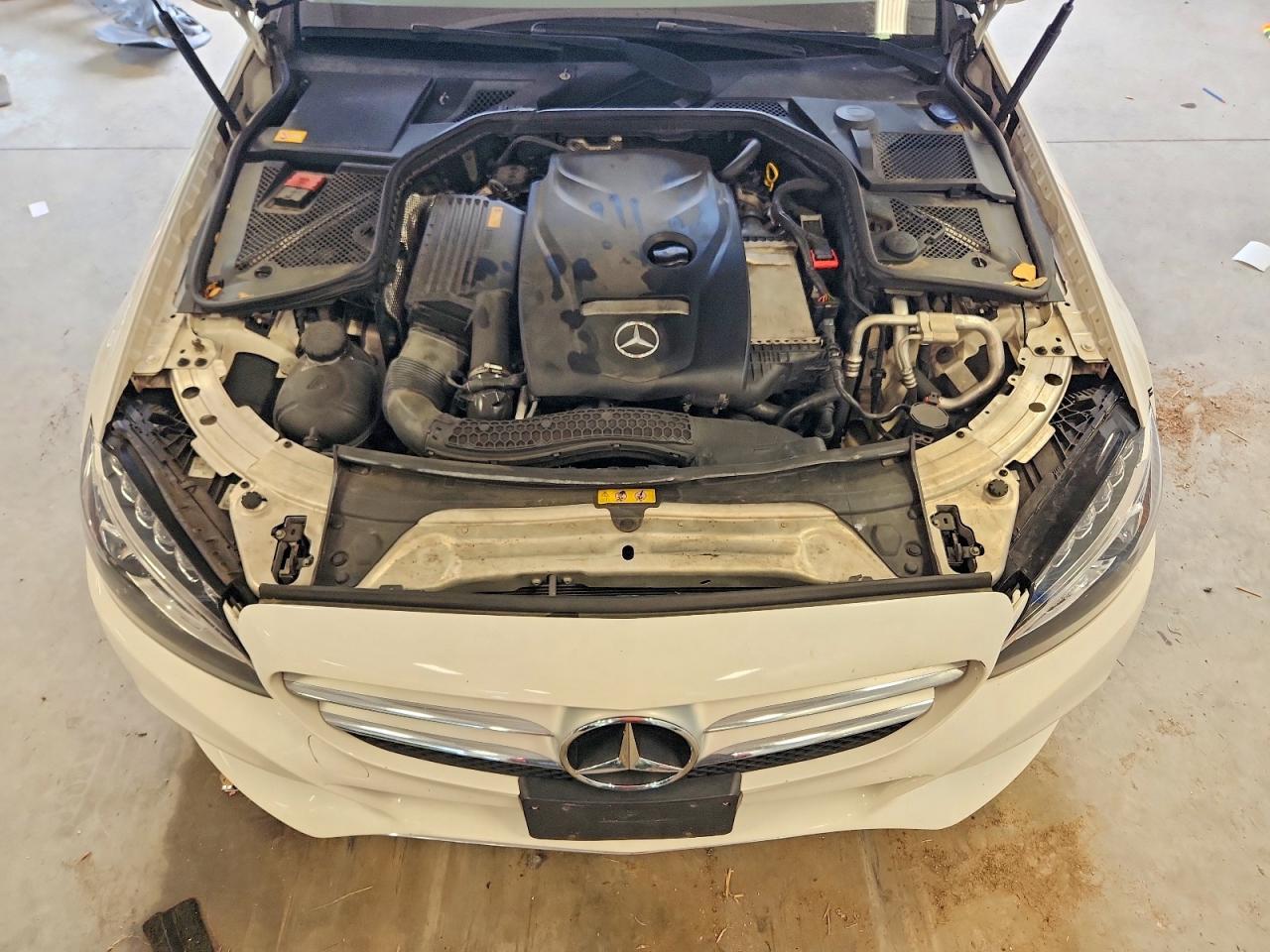 2015 Mercedes-benz C 300 4matic White vin: 55SWF4KBXFU029934