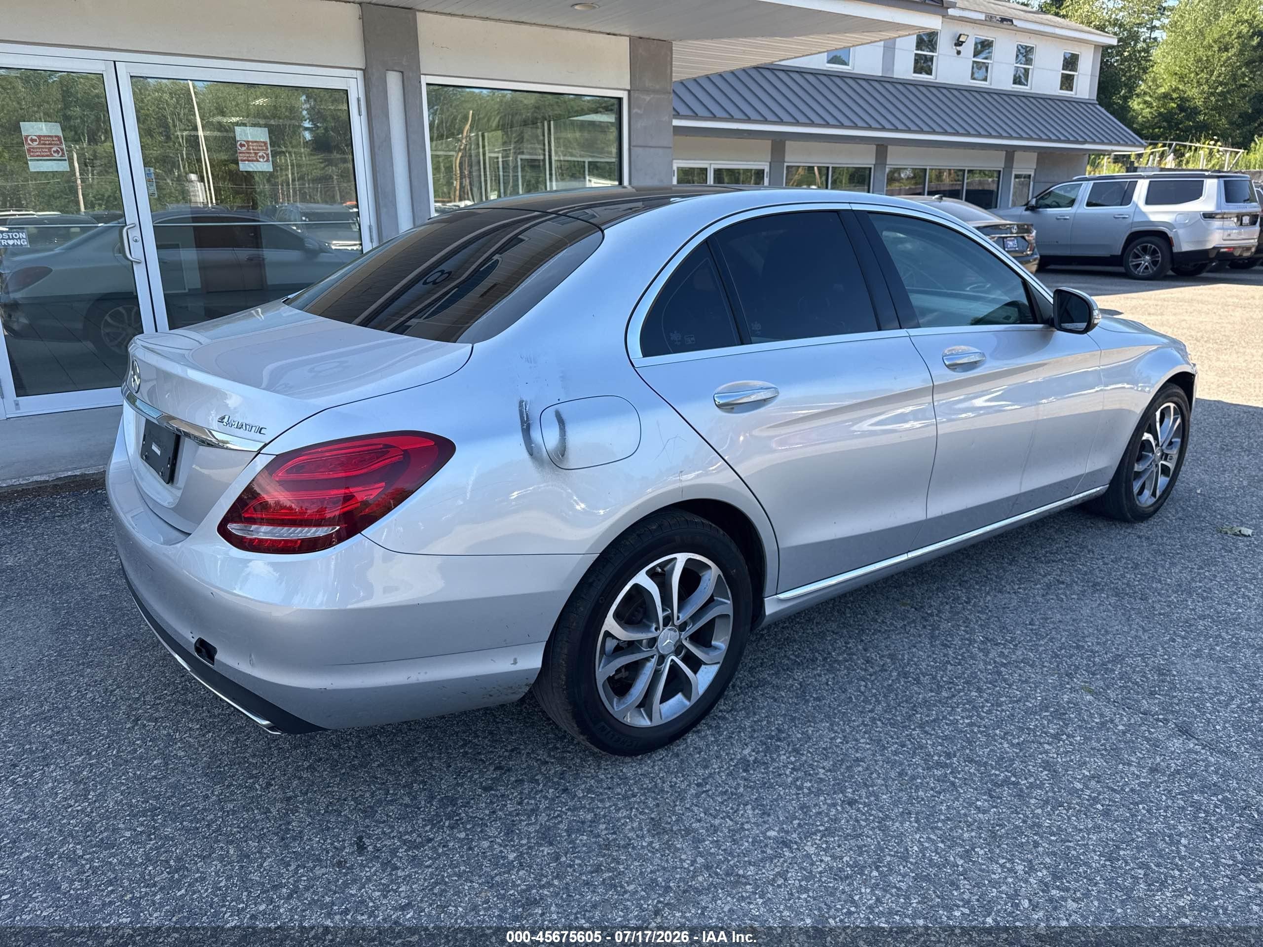 2015 Mercedes-benz C 300 4matic Серебряный vin: 55SWF4KBXFU034762