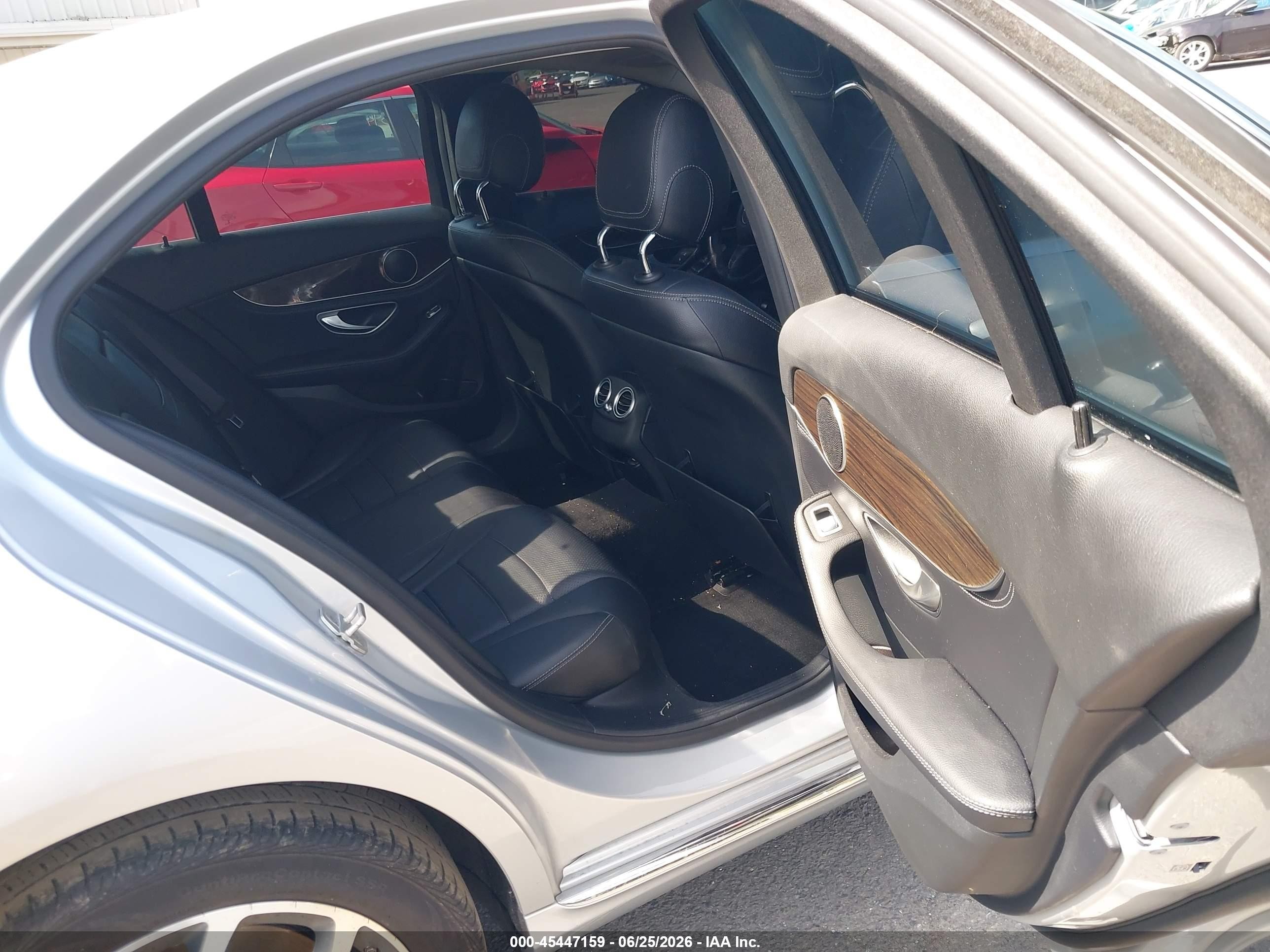 2015 Mercedes-benz C 300 4matic Silver vin: 55SWF4KBXFU051691