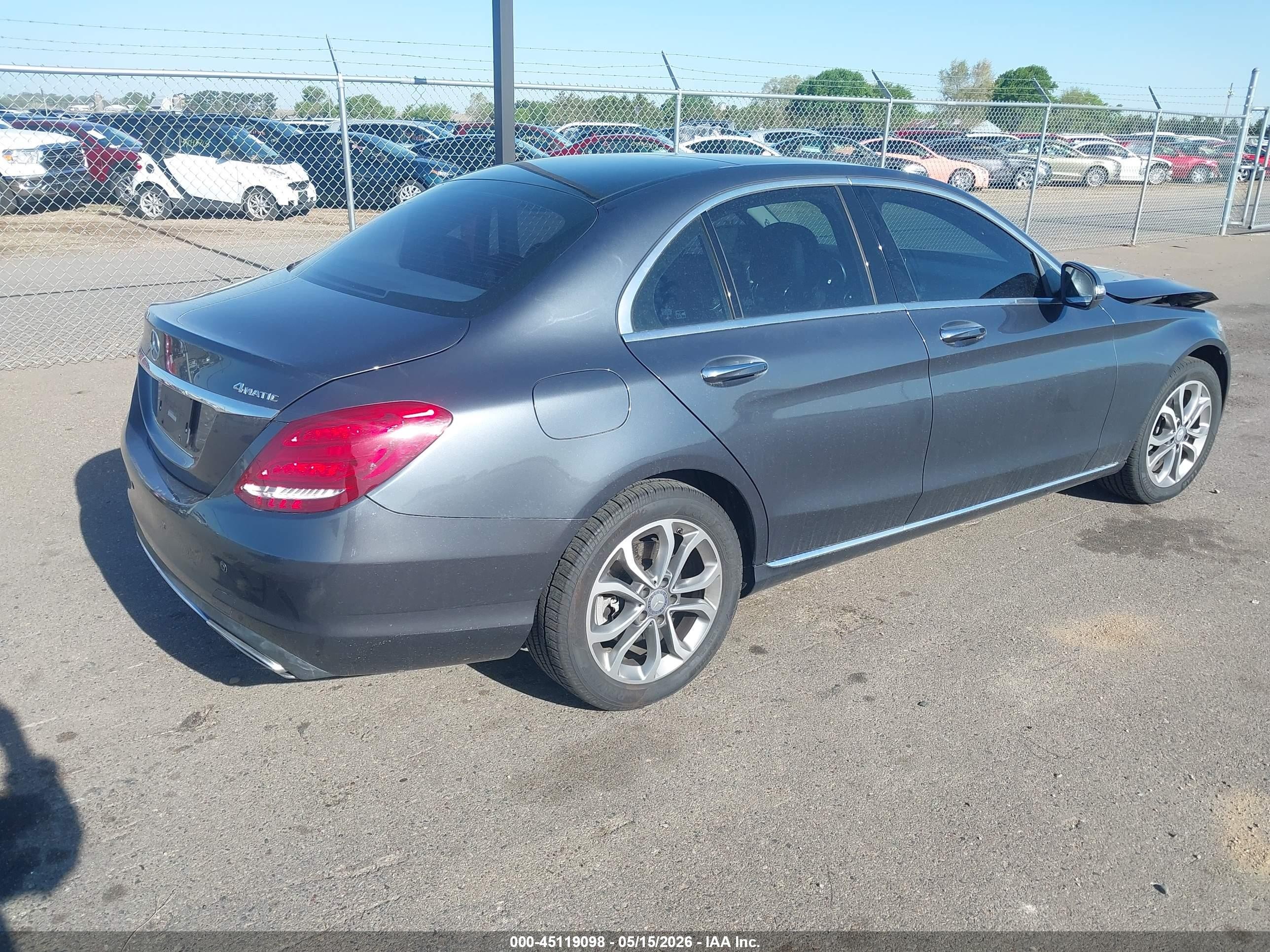 2015 Mercedes-benz C 300 4matic Серый vin: 55SWF4KBXFU058818