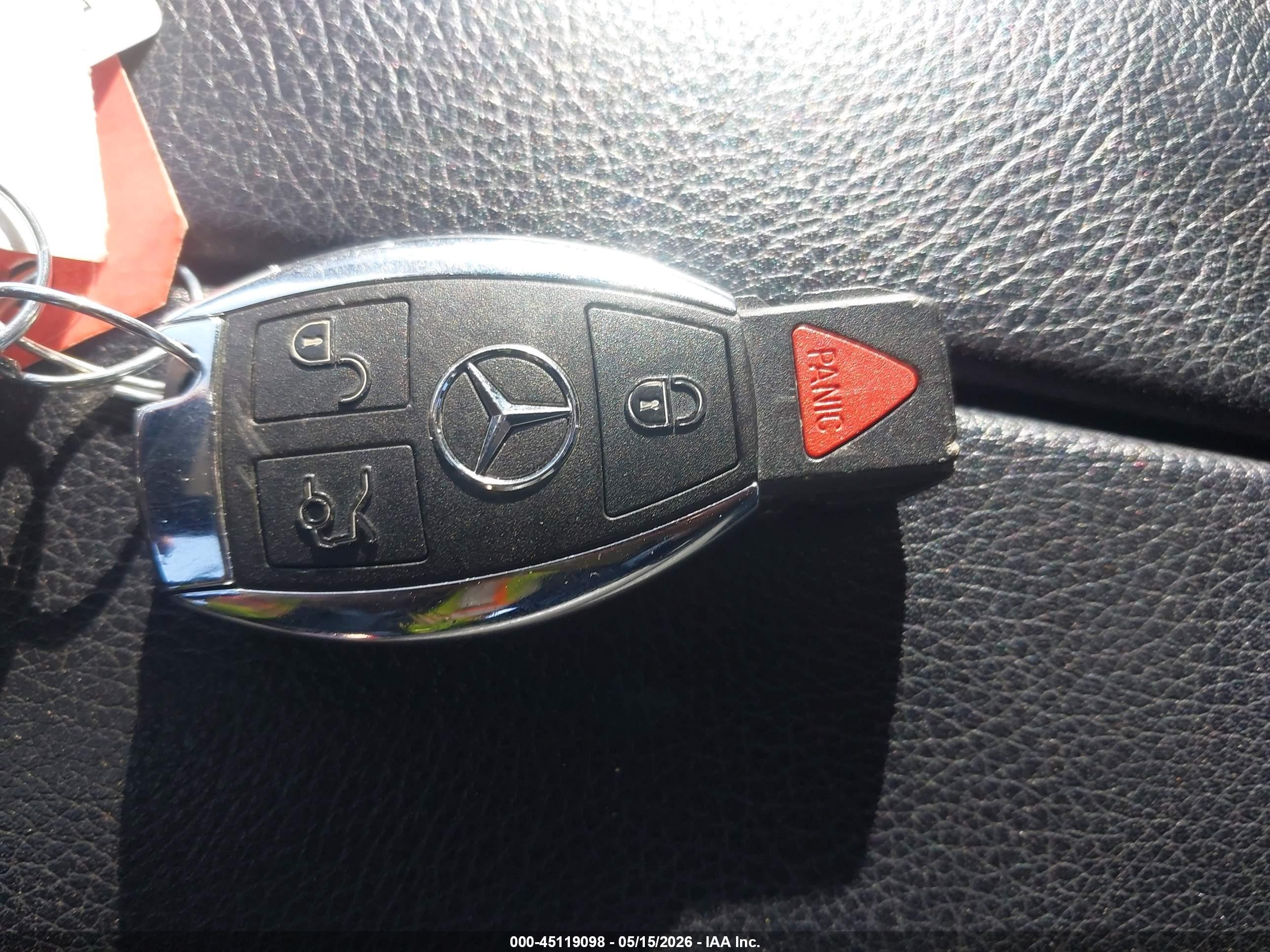 2015 Mercedes-benz C 300 4matic Серый vin: 55SWF4KBXFU058818