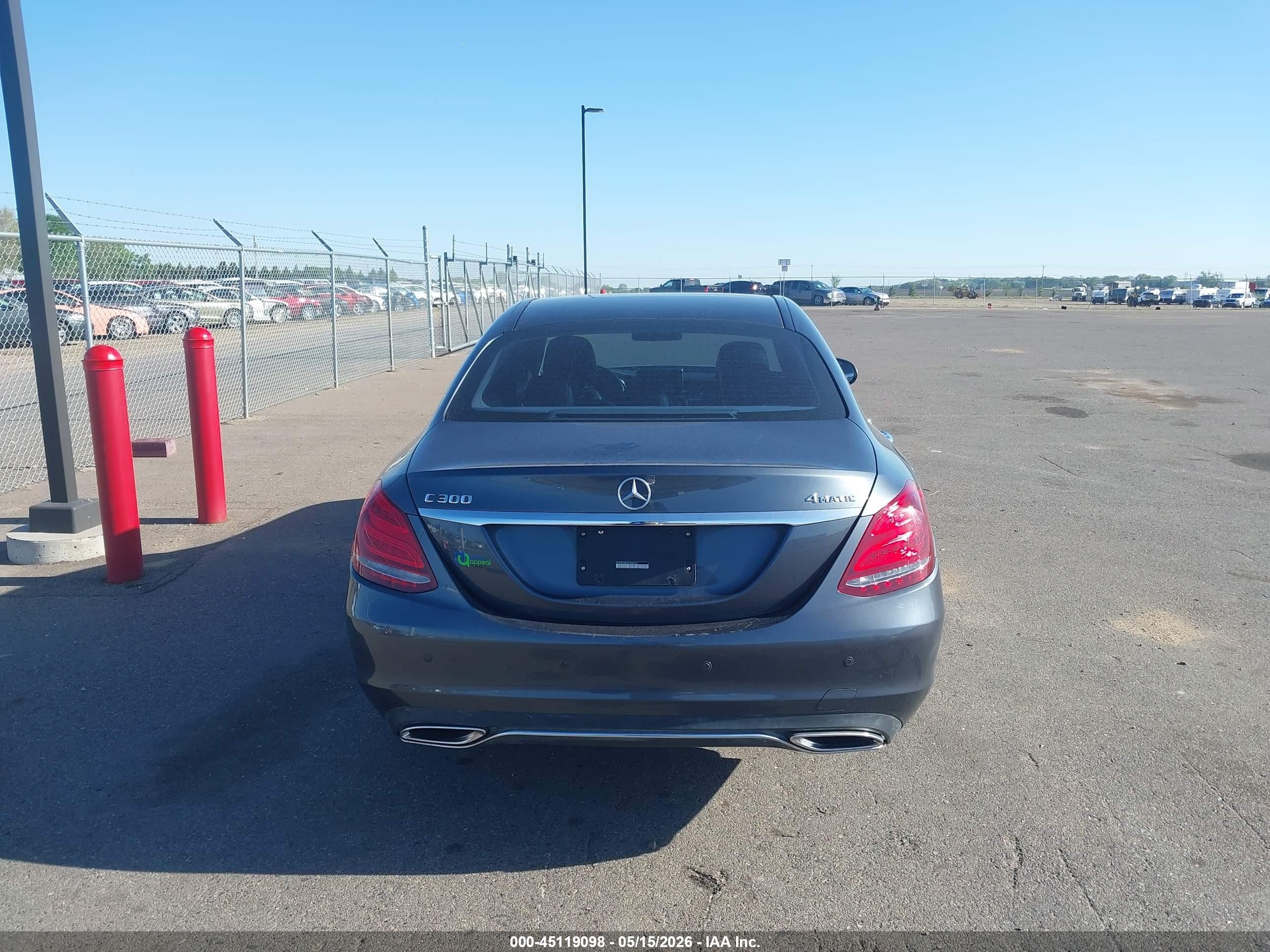 2015 Mercedes-benz C 300 4matic Серый vin: 55SWF4KBXFU058818