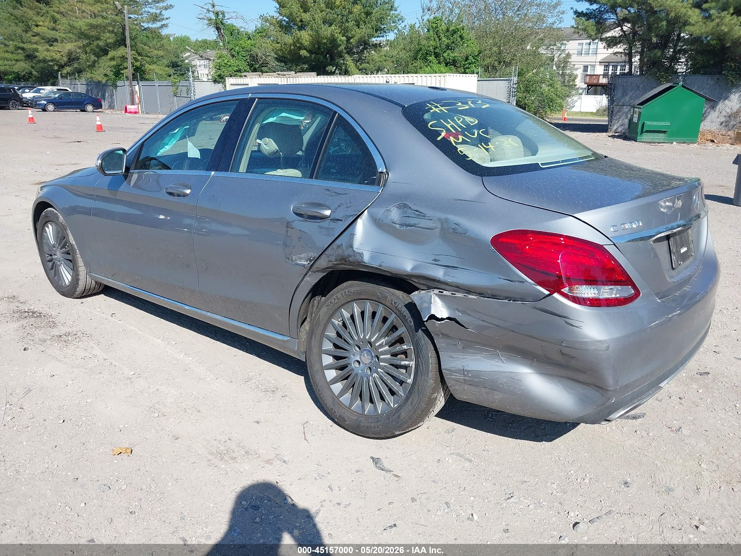 2015 Mercedes-benz C 300 Luxury 4matic Серебряный vin: 55SWF4KBXFU063050