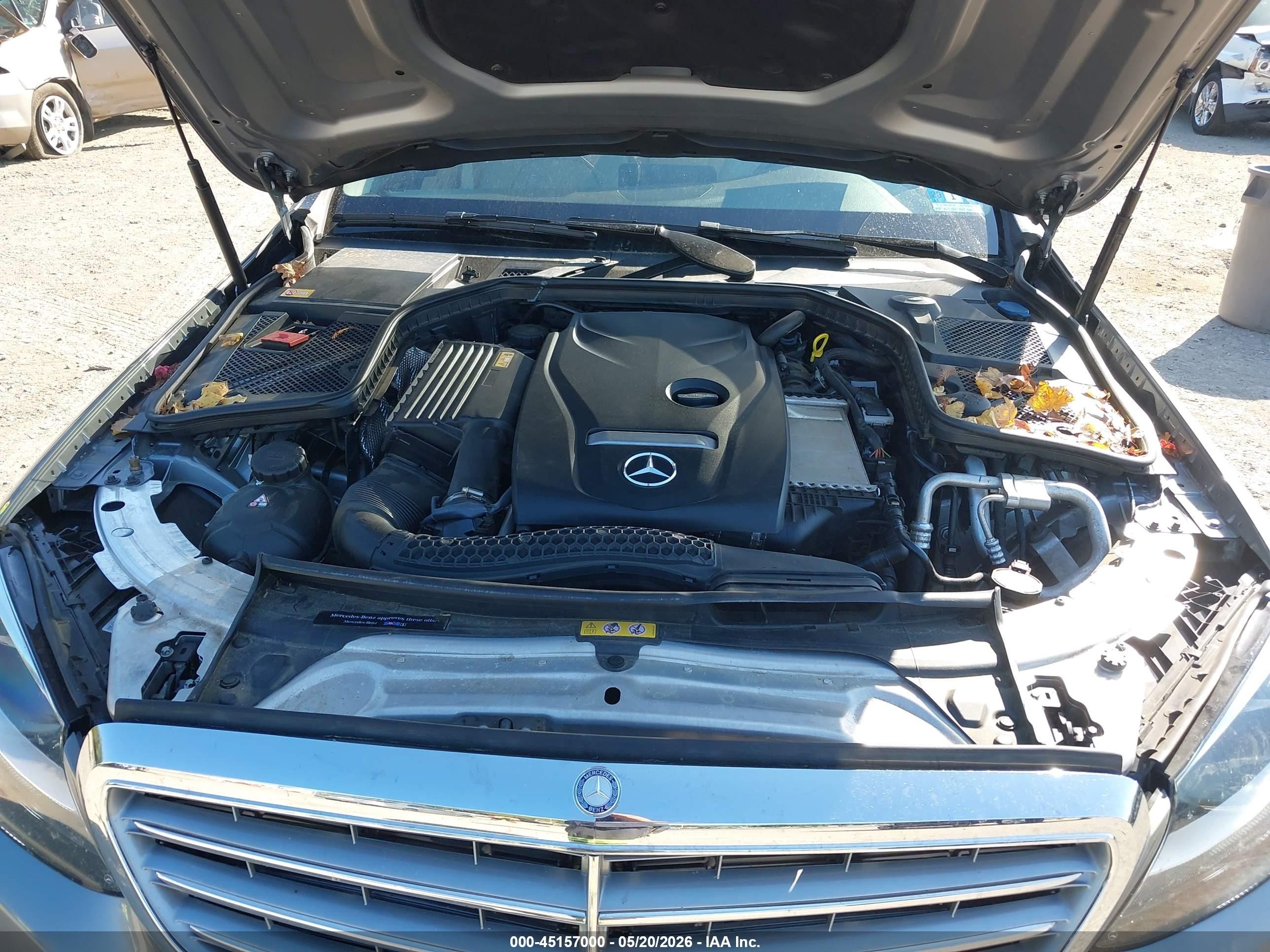 2015 Mercedes-benz C 300 Luxury 4matic Серебряный vin: 55SWF4KBXFU063050