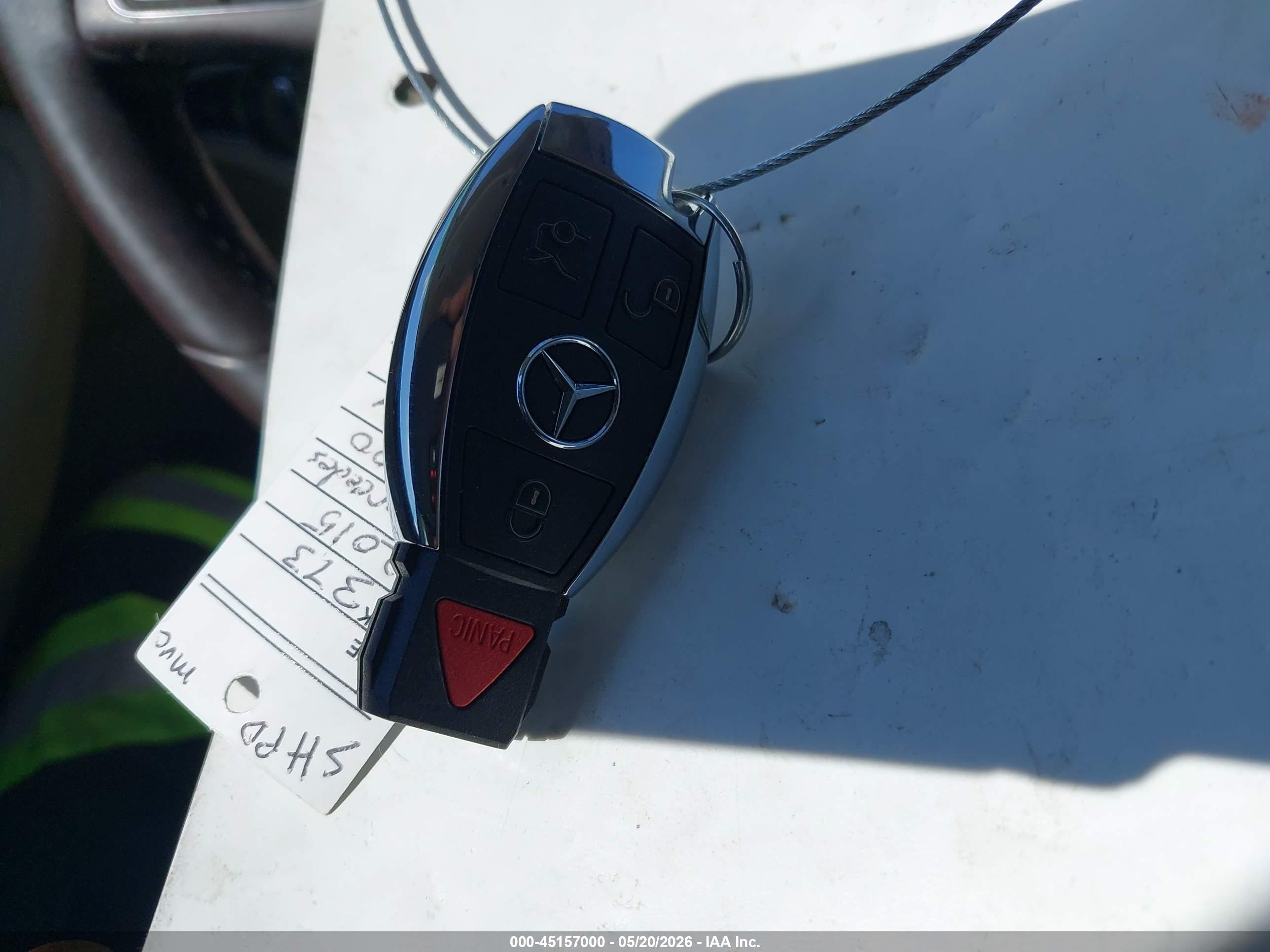 2015 Mercedes-benz C 300 Luxury 4matic Серебряный vin: 55SWF4KBXFU063050