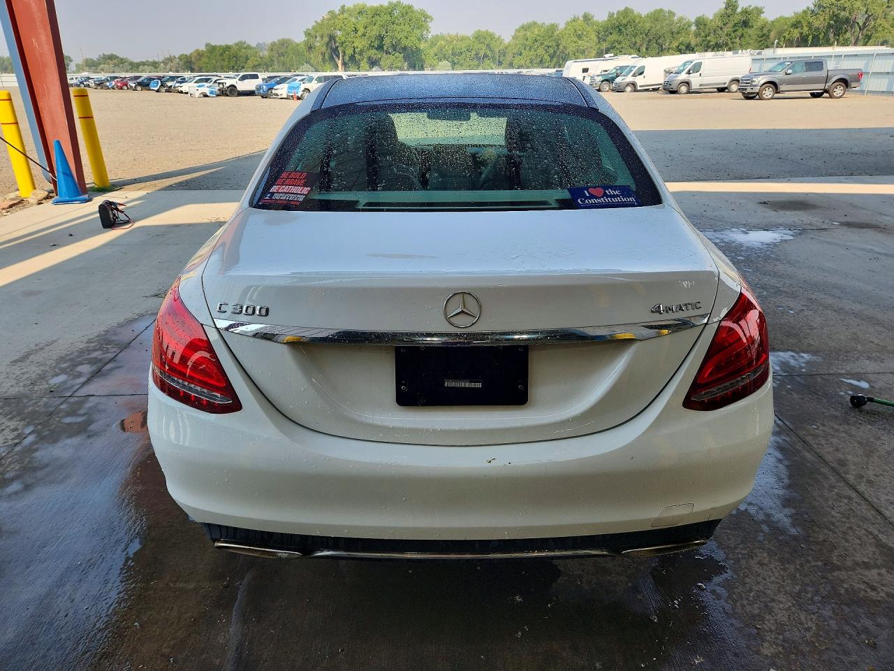 2015 Mercedes-benz C 300 4matic White vin: 55SWF4KBXFU065994