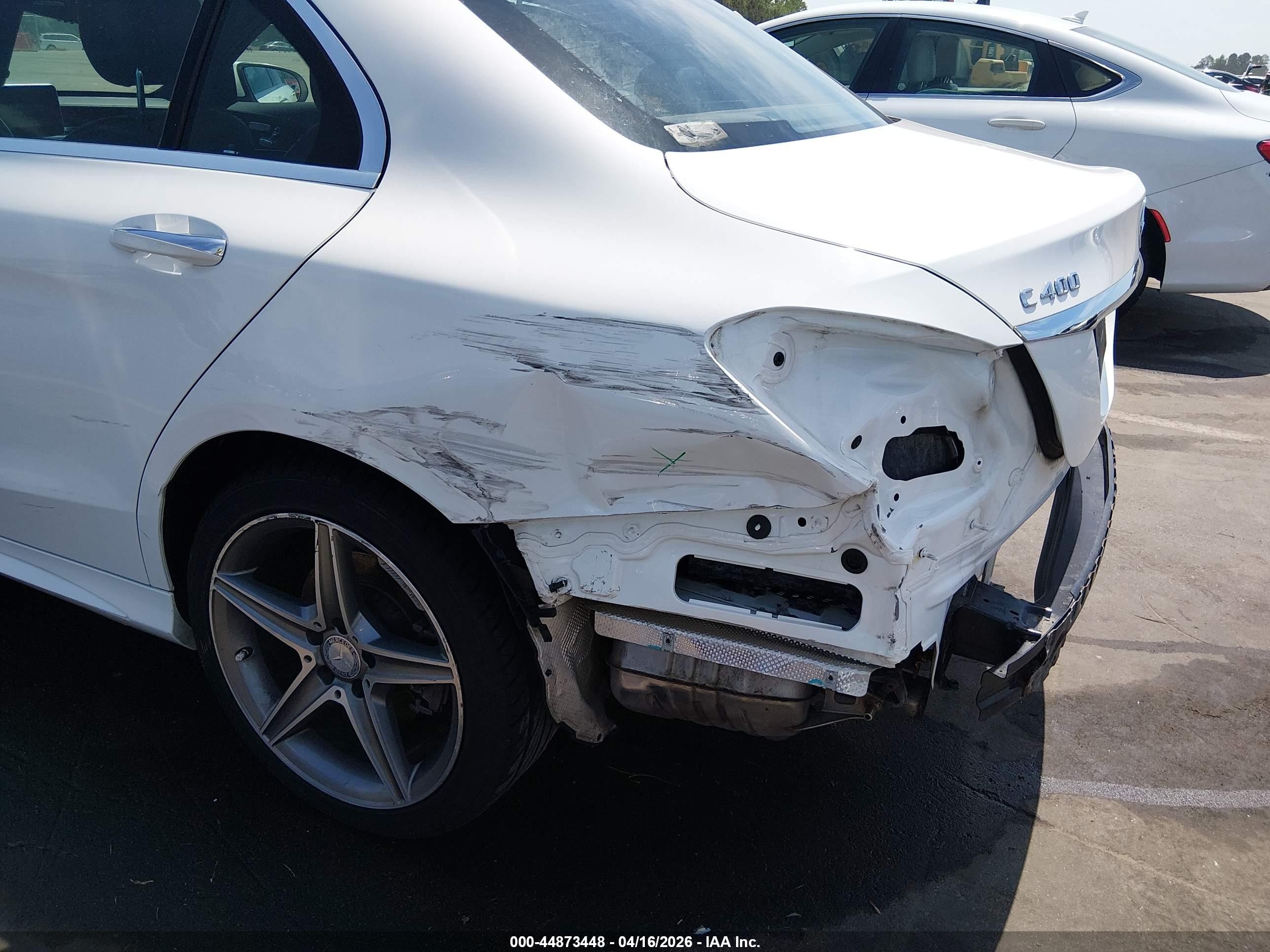 2015 Mercedes-benz C 400 4matic White vin: 55SWF6GB0FU014816