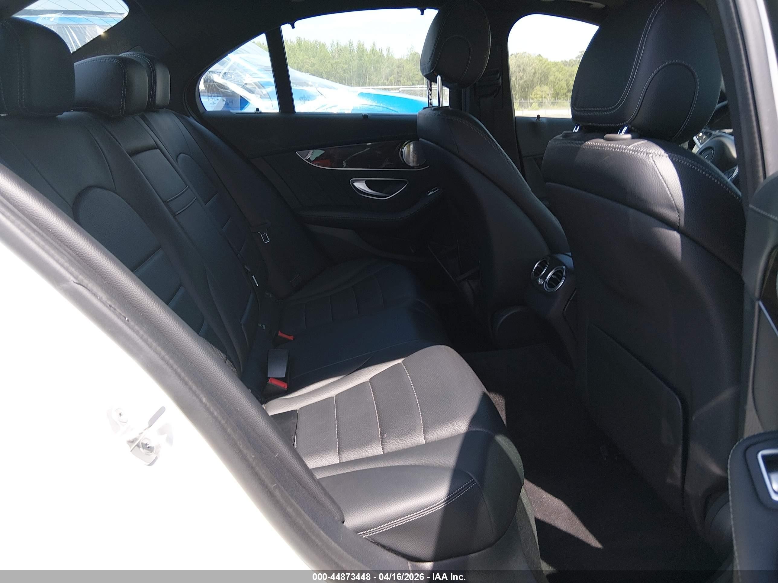 2015 Mercedes-benz C 400 4matic White vin: 55SWF6GB0FU014816