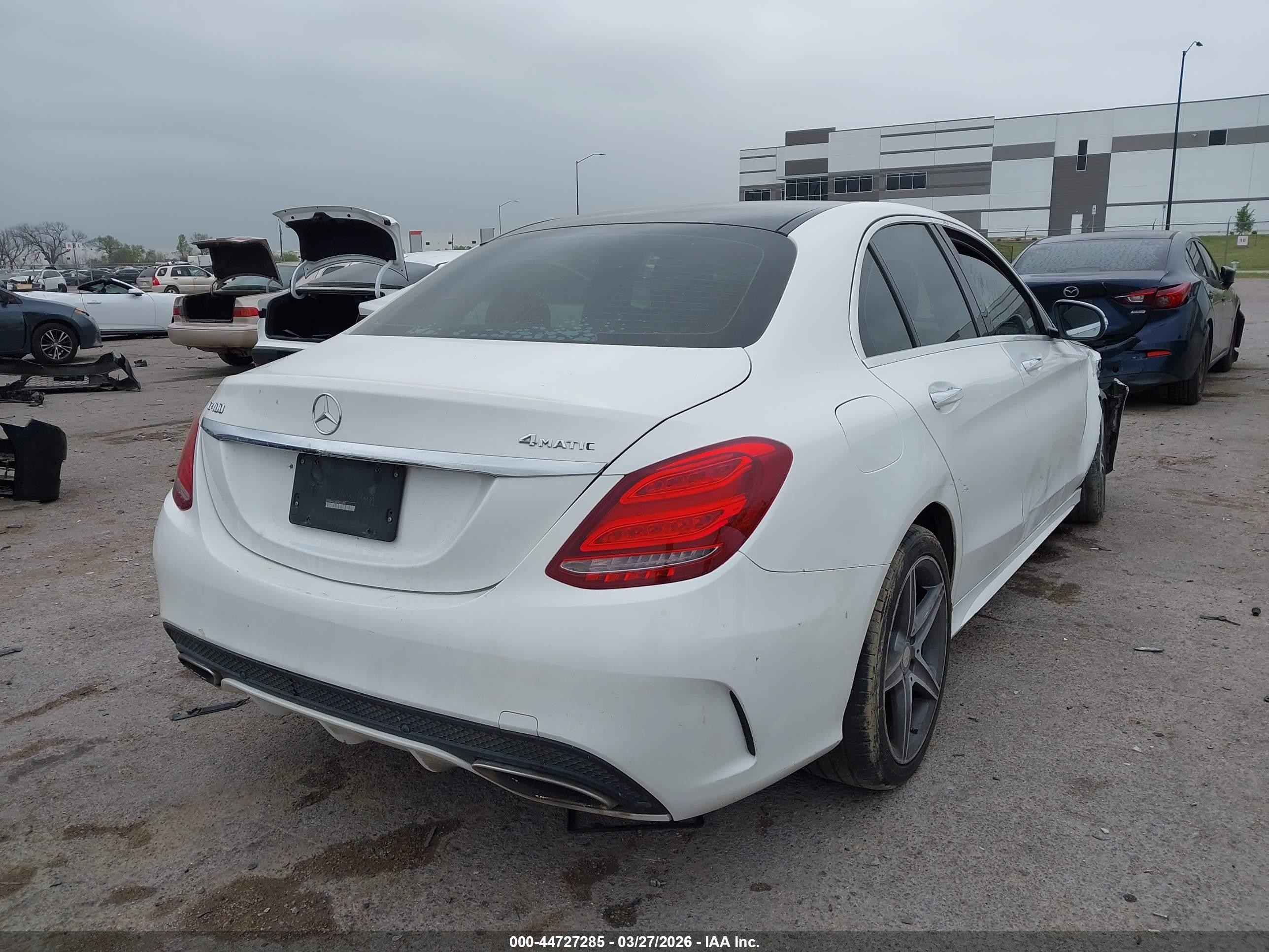 2015 Mercedes-benz C 400 4matic Белый vin: 55SWF6GB0FU031082