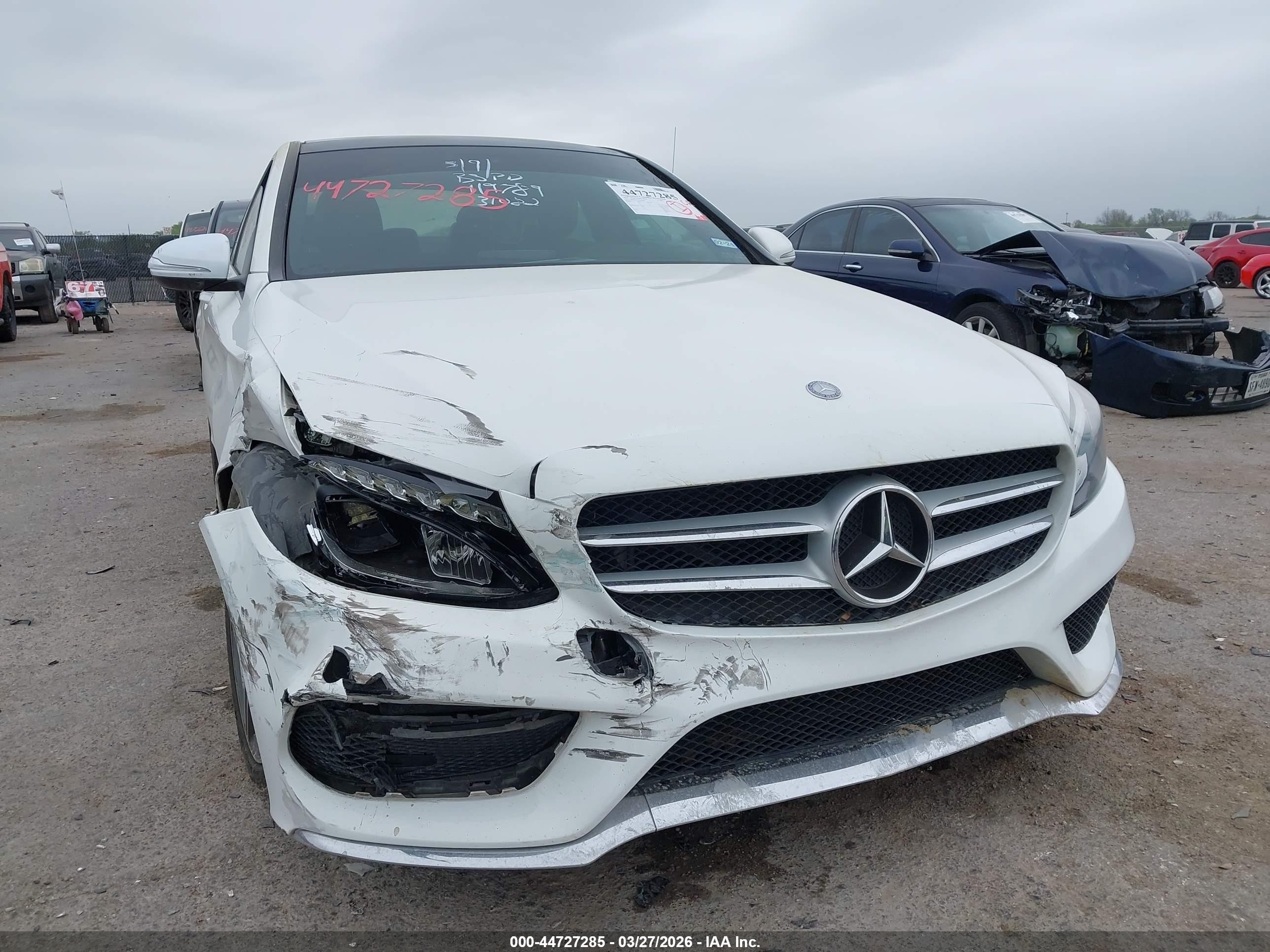 2015 Mercedes-benz C 400 4matic Белый vin: 55SWF6GB0FU031082