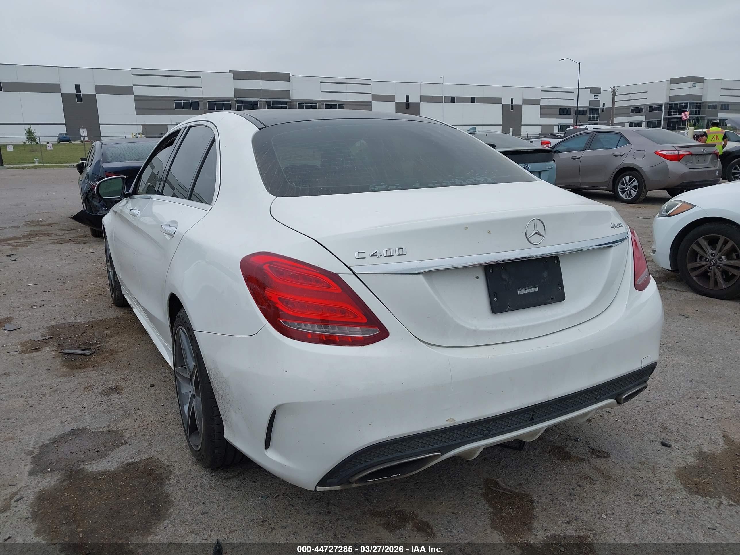 2015 Mercedes-benz C 400 4matic Белый vin: 55SWF6GB0FU031082