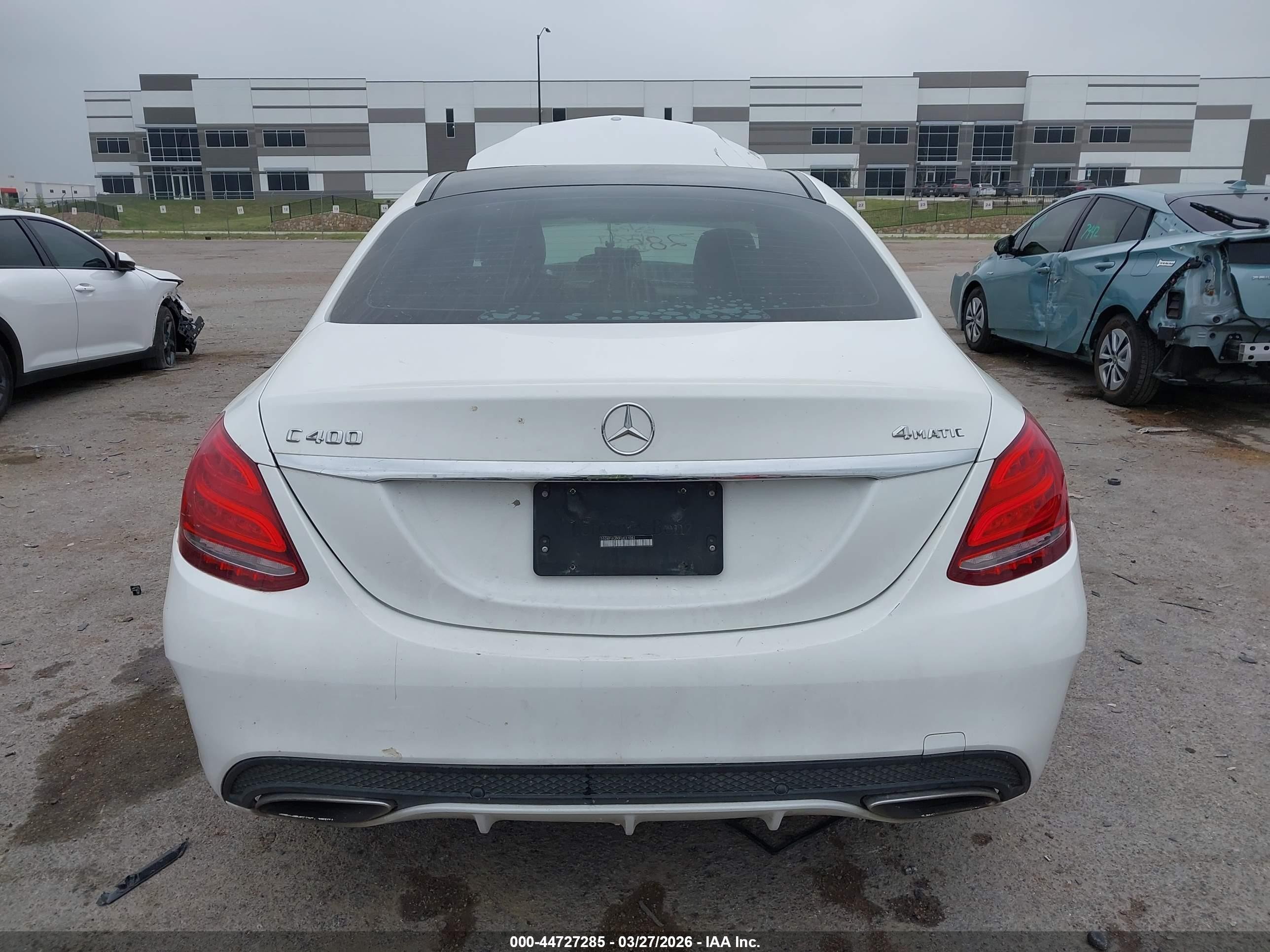 2015 Mercedes-benz C 400 4matic Белый vin: 55SWF6GB0FU031082