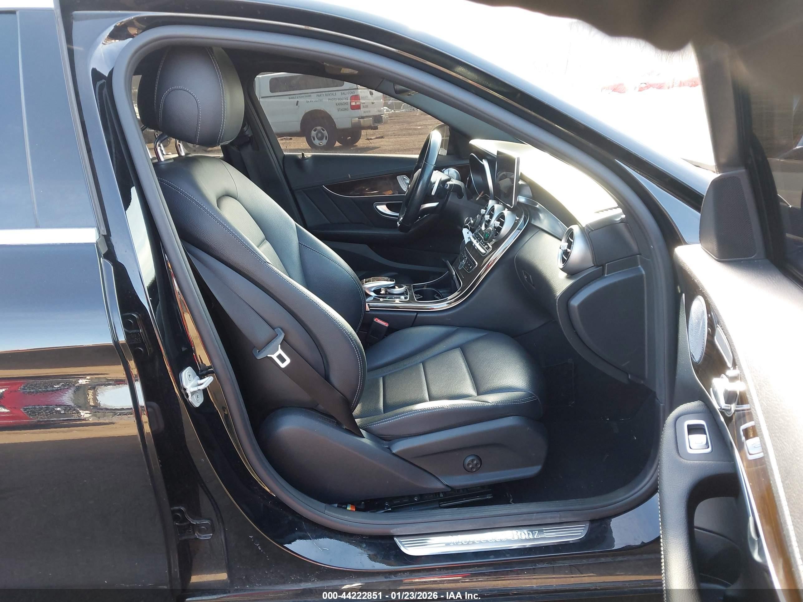 2015 Mercedes-benz C 400 4matic Черный vin: 55SWF6GB1FU026599