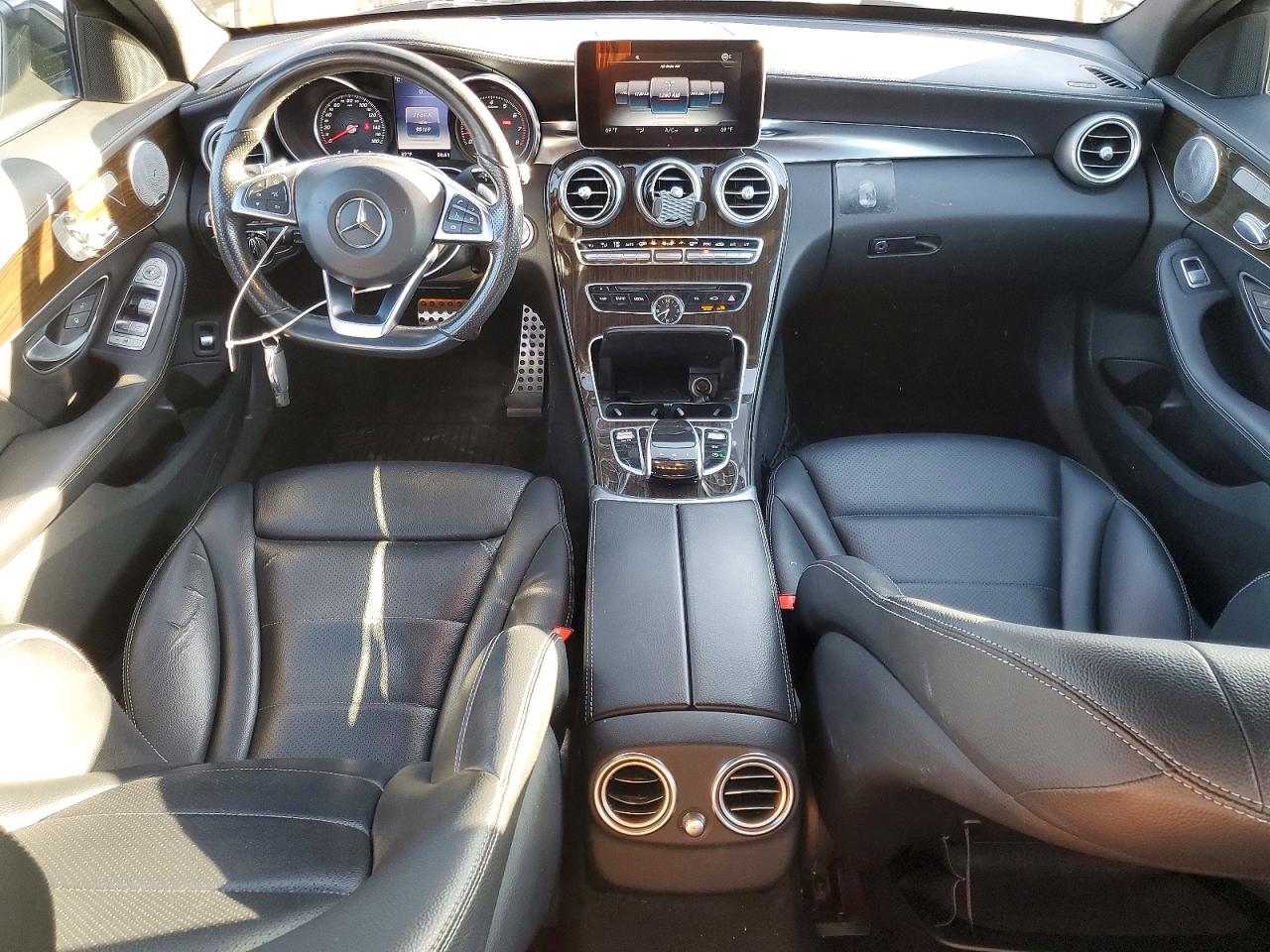 2015 Mercedes-benz C 400 4matic Черный vin: 55SWF6GB1FU027316