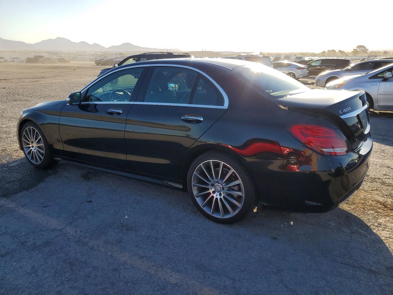 2015 Mercedes-benz C 400 4matic Черный vin: 55SWF6GB1FU027316