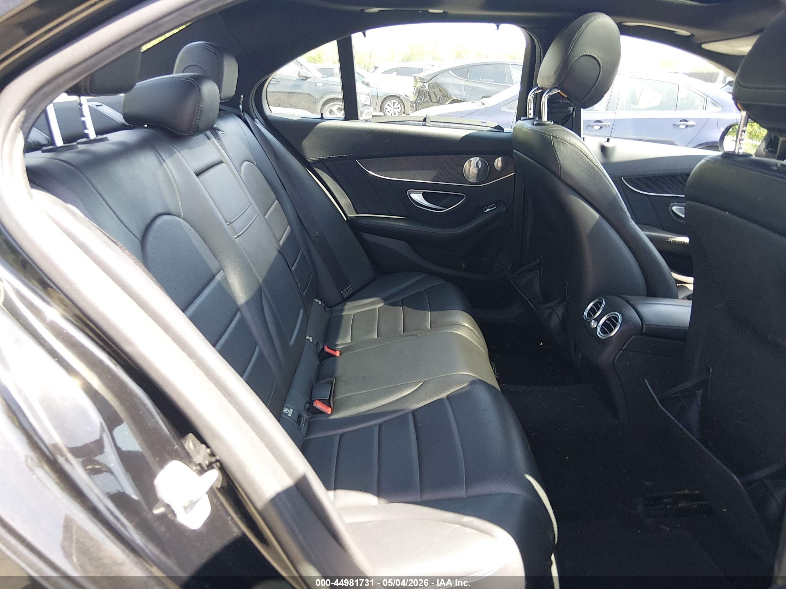 2015 Mercedes-benz C 400 4matic Black vin: 55SWF6GB1FU030913
