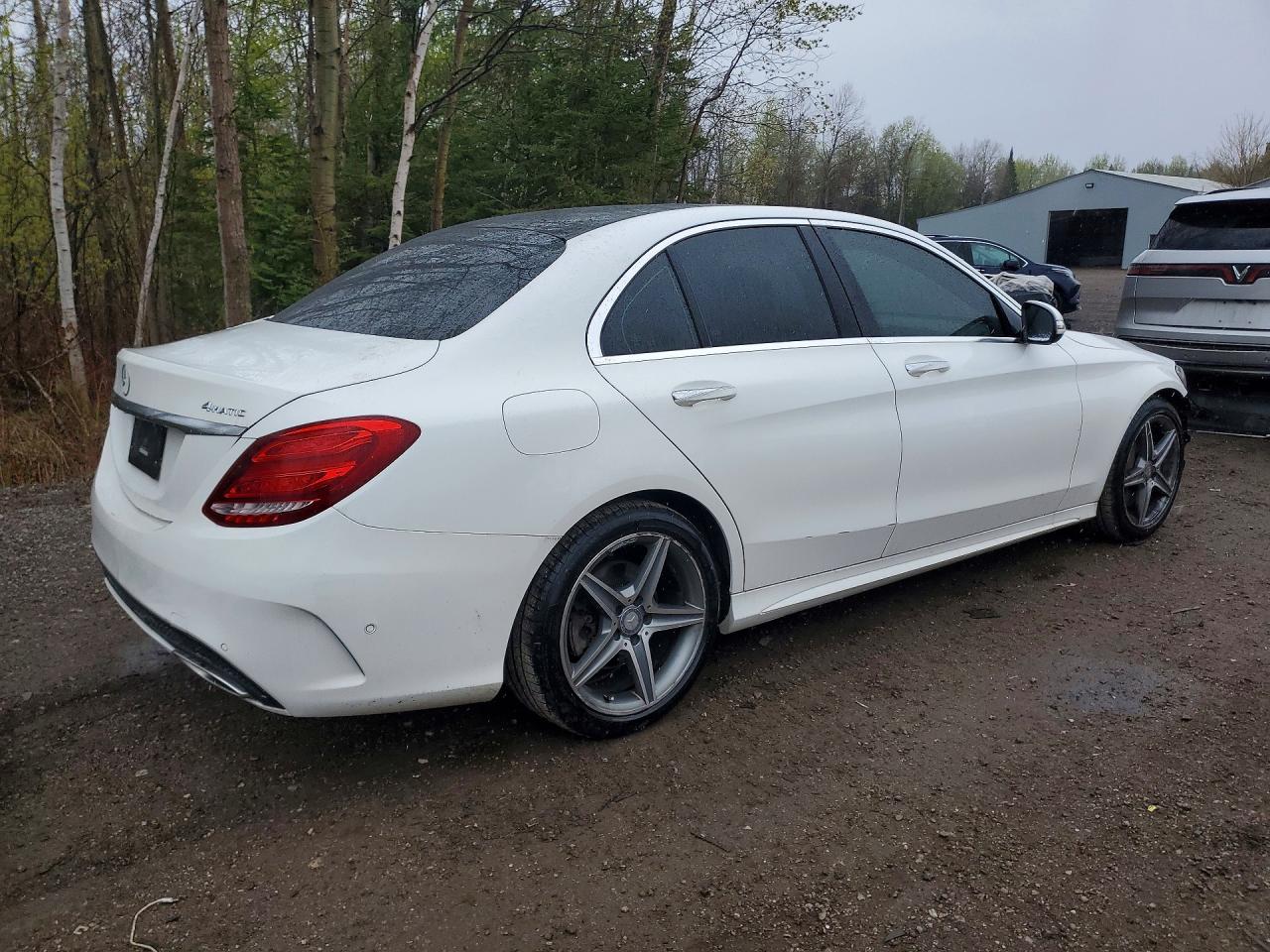 2015 Mercedes-benz C 400 4matic White vin: 55SWF6GB1FU047825