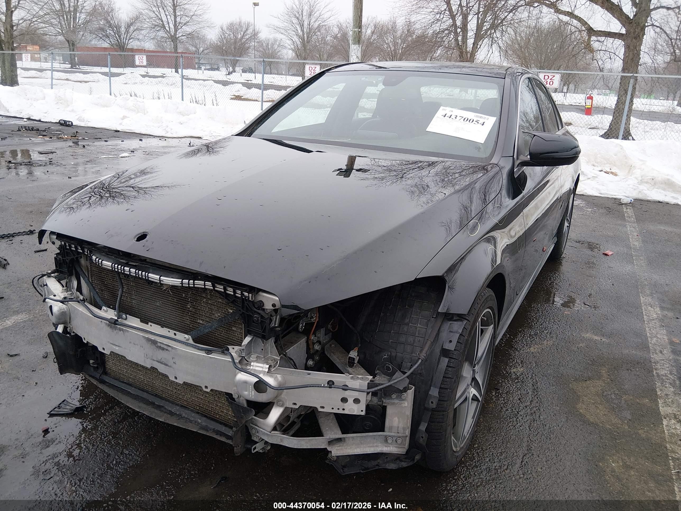 2015 Mercedes-benz C 400 4matic Черный vin: 55SWF6GB2FU009388