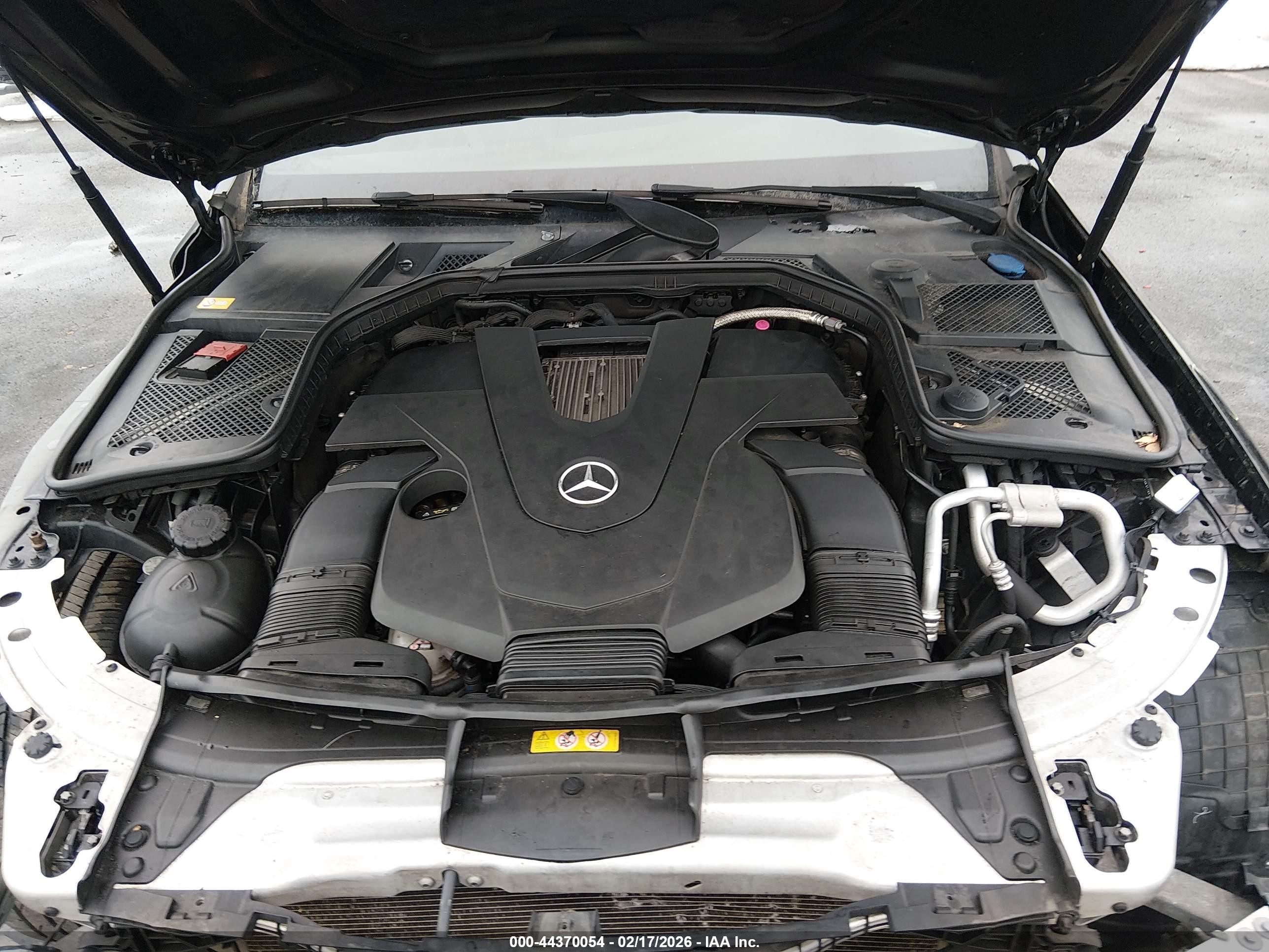 2015 Mercedes-benz C 400 4matic Черный vin: 55SWF6GB2FU009388