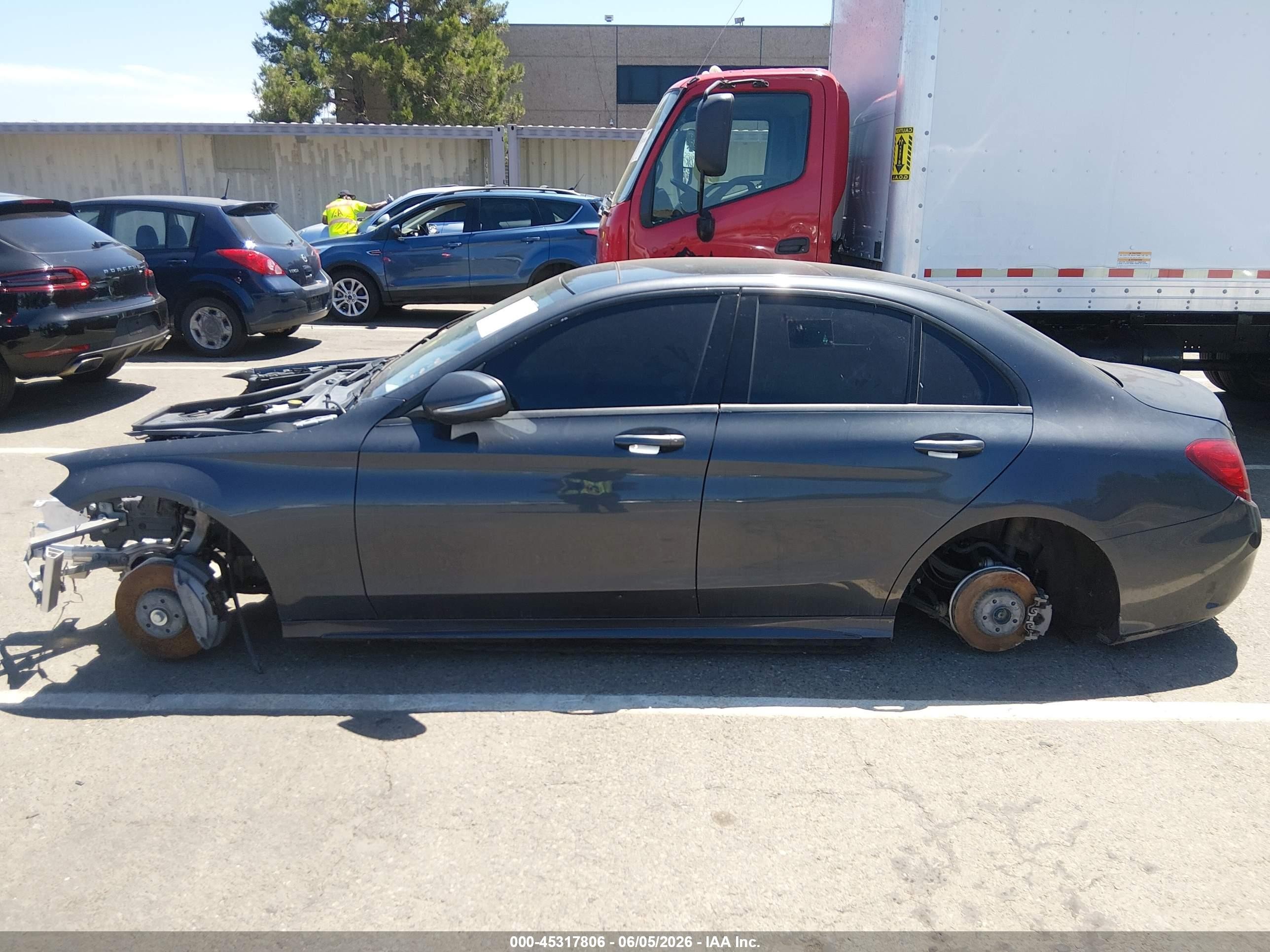 2015 Mercedes-benz C 400 4matic Серый vin: 55SWF6GB2FU025770