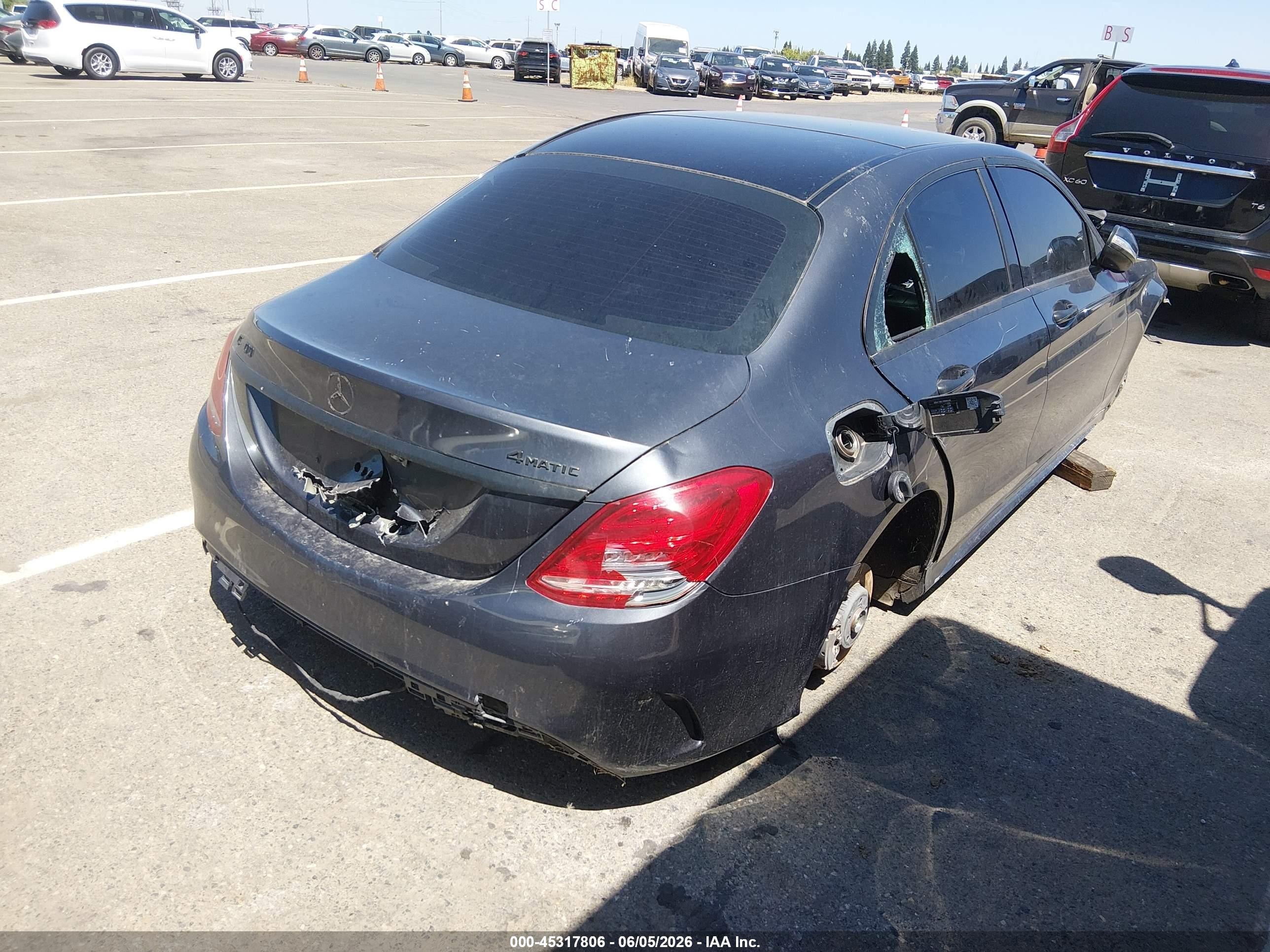 2015 Mercedes-benz C 400 4matic Серый vin: 55SWF6GB2FU025770