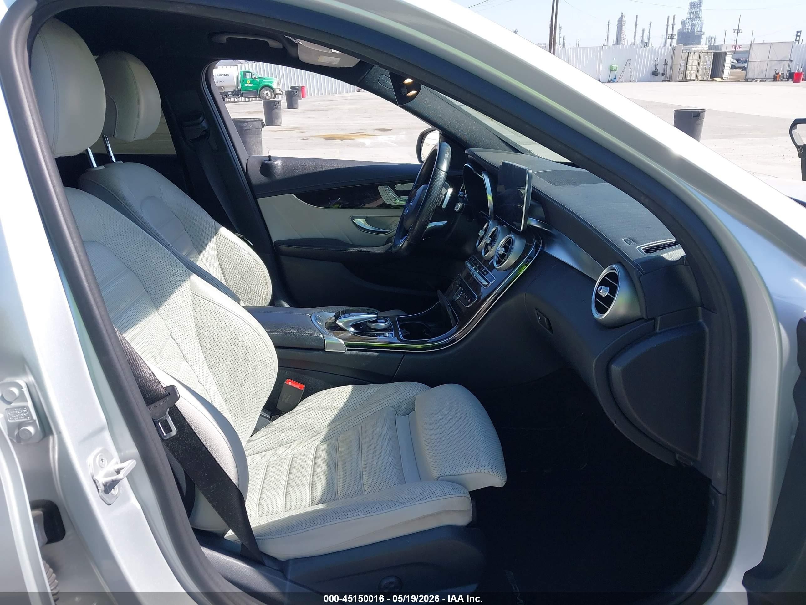 2015 Mercedes-benz C 400 4matic Silver vin: 55SWF6GB2FU034565