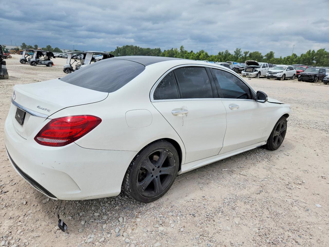 2015 Mercedes-benz C 400 4matic White vin: 55SWF6GB2FU035361