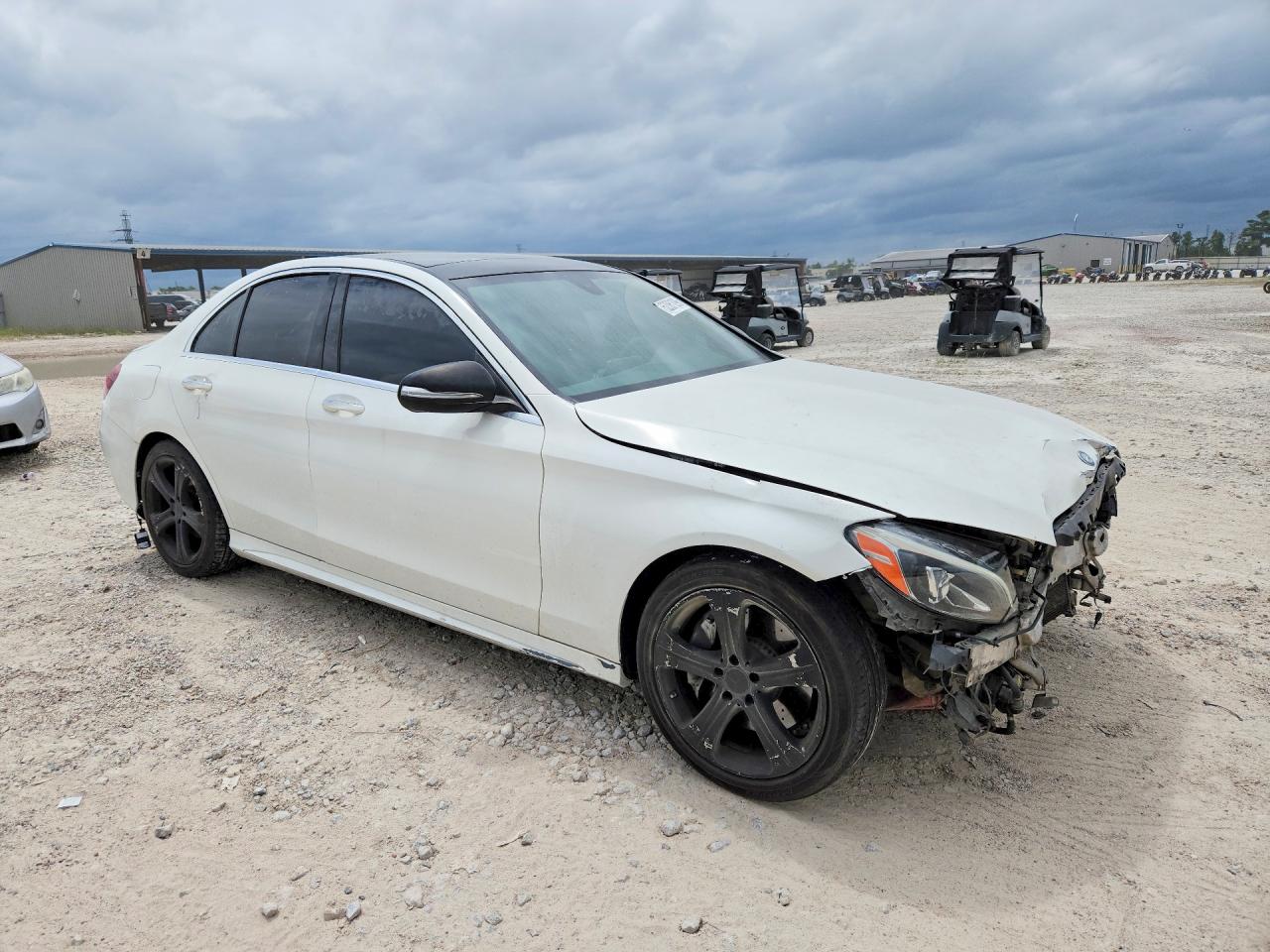 2015 Mercedes-benz C 400 4matic White vin: 55SWF6GB2FU035361