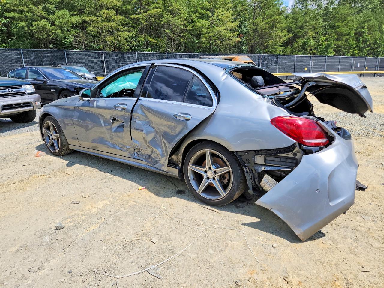 2015 Mercedes-benz C 400 4matic Silver vin: 55SWF6GB2FU051043